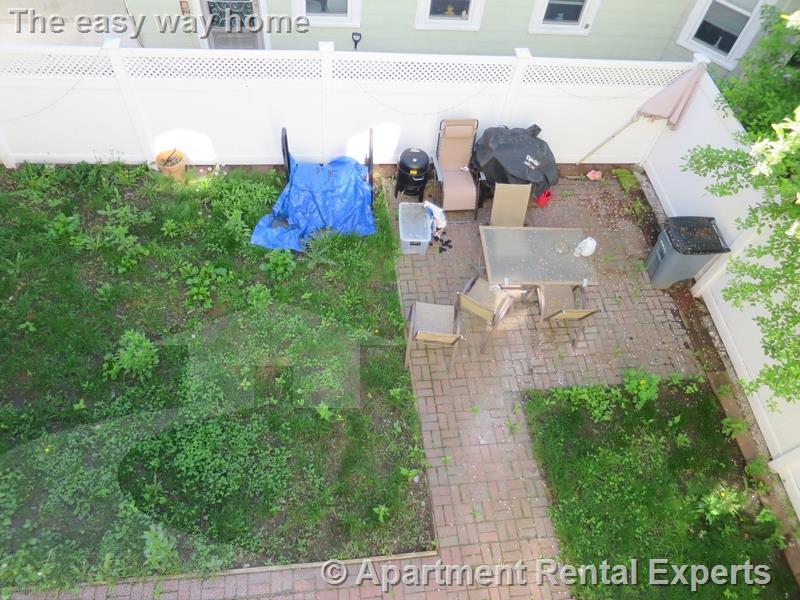 19 Harvard, Spring Hill