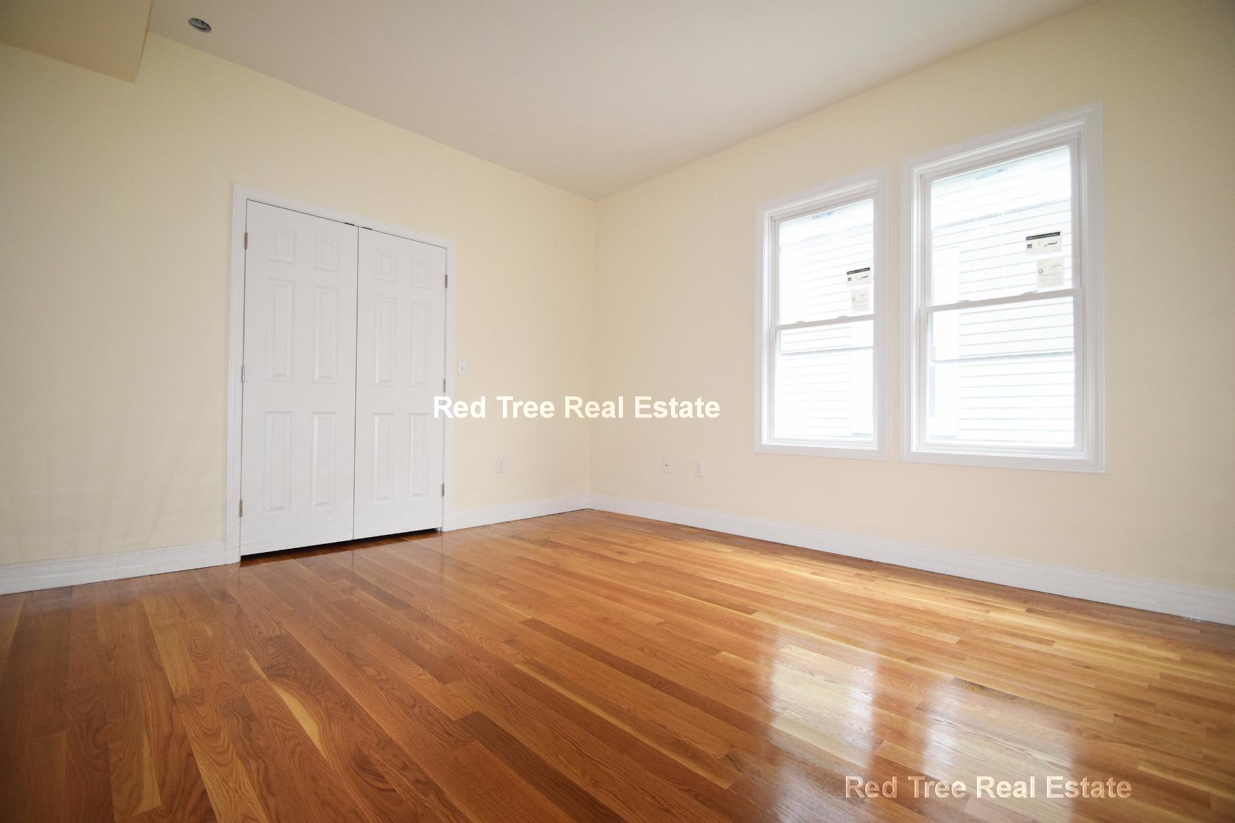 3235 Washington St, Jamaica Plain