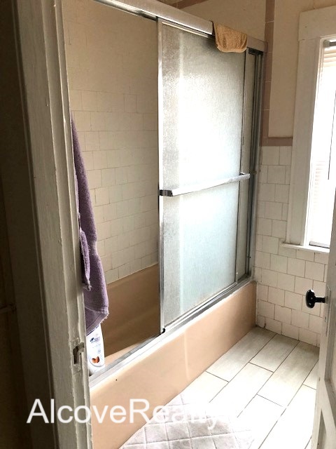 66 Simpson Ave, Tufts