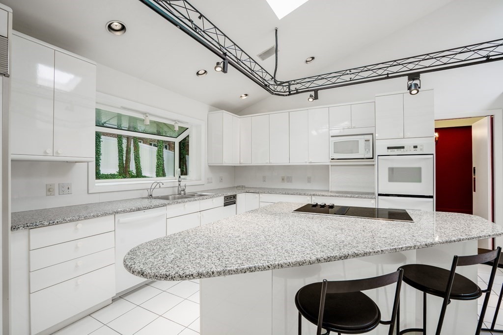 128 Baldpate Hill Rd, Newton