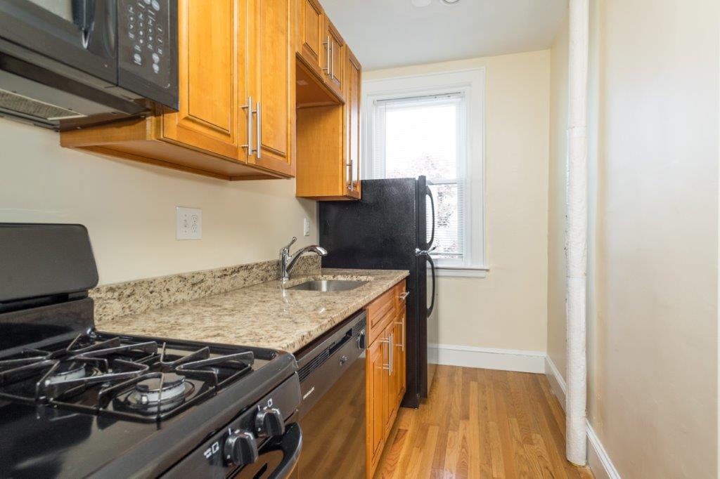 136 Highland Ave, Winter Hill