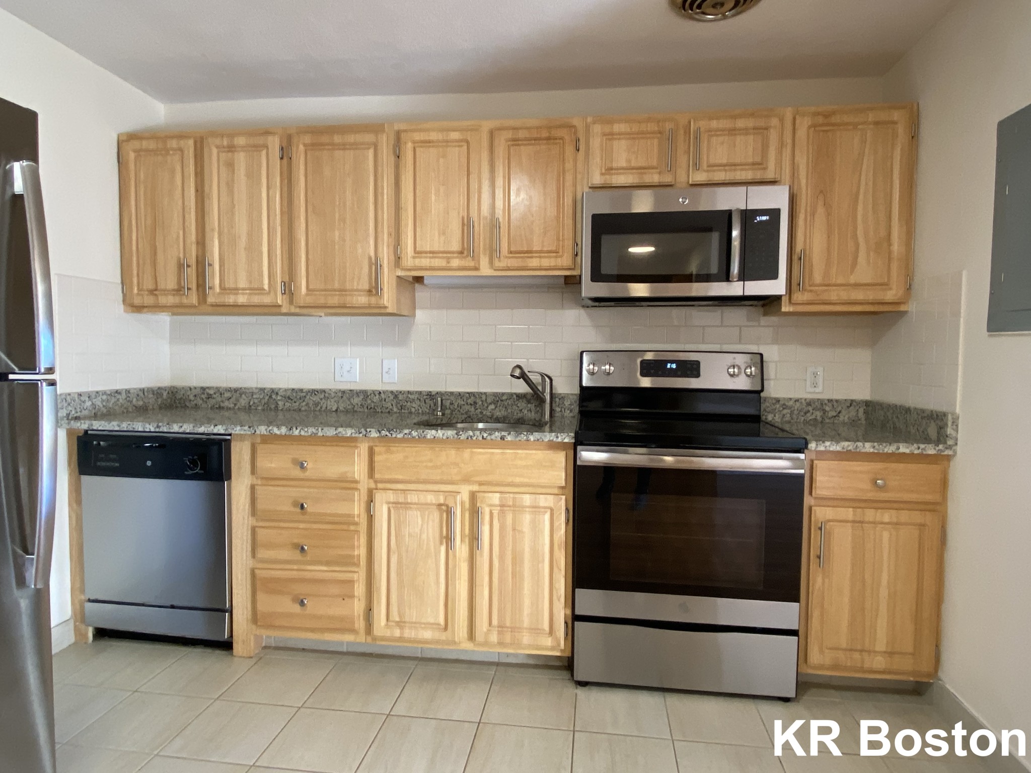 230 Babcock St, Coolidge Corner