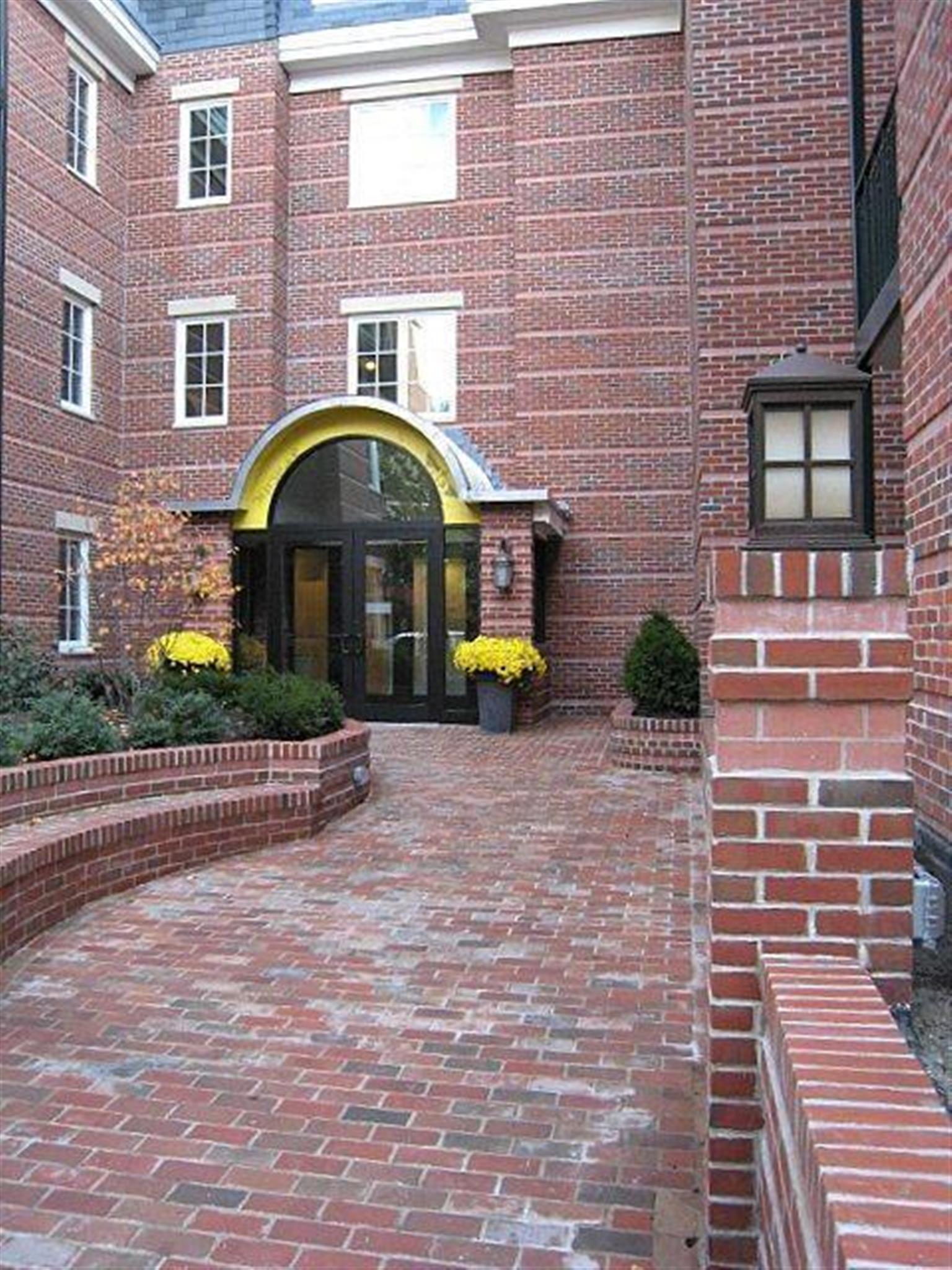 165 Beacon St, Porter Square