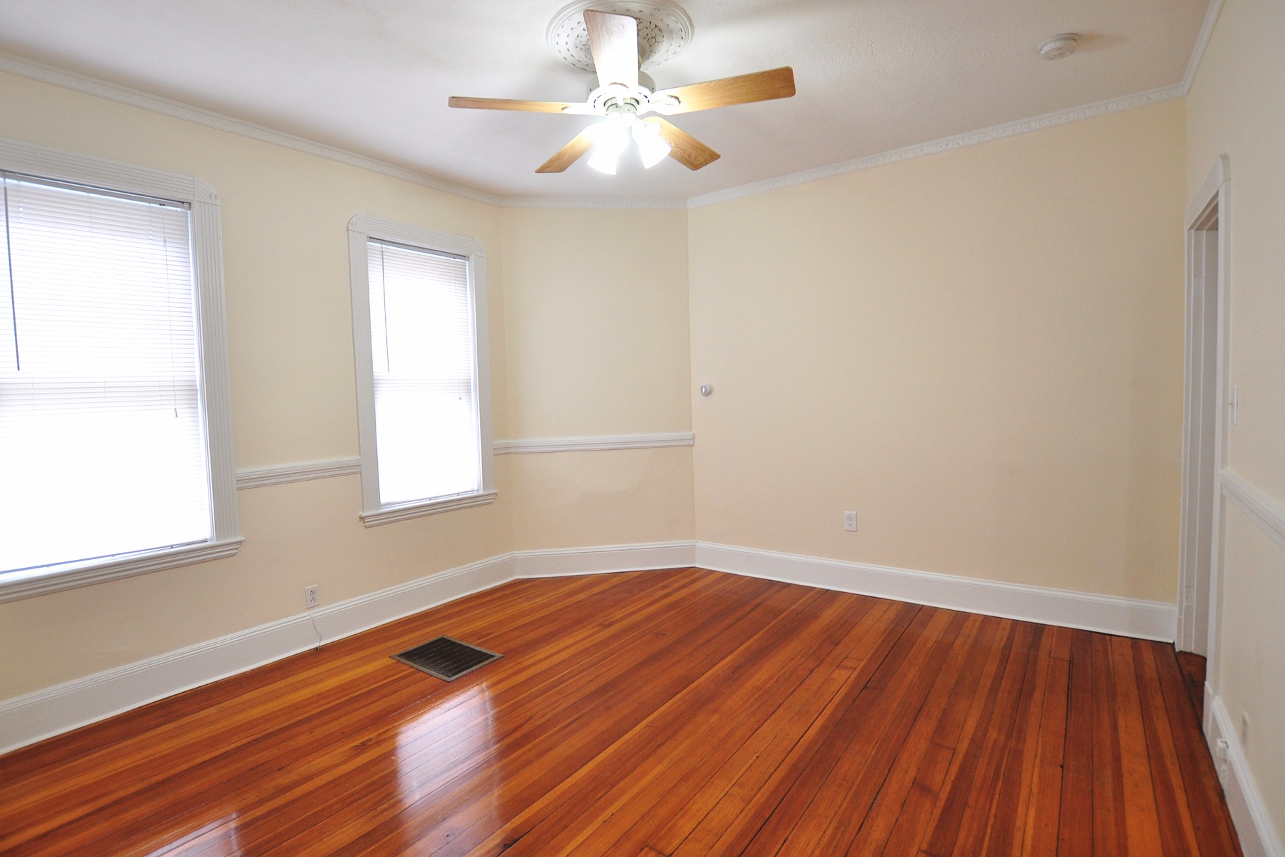 756 Saratoga St, East Boston