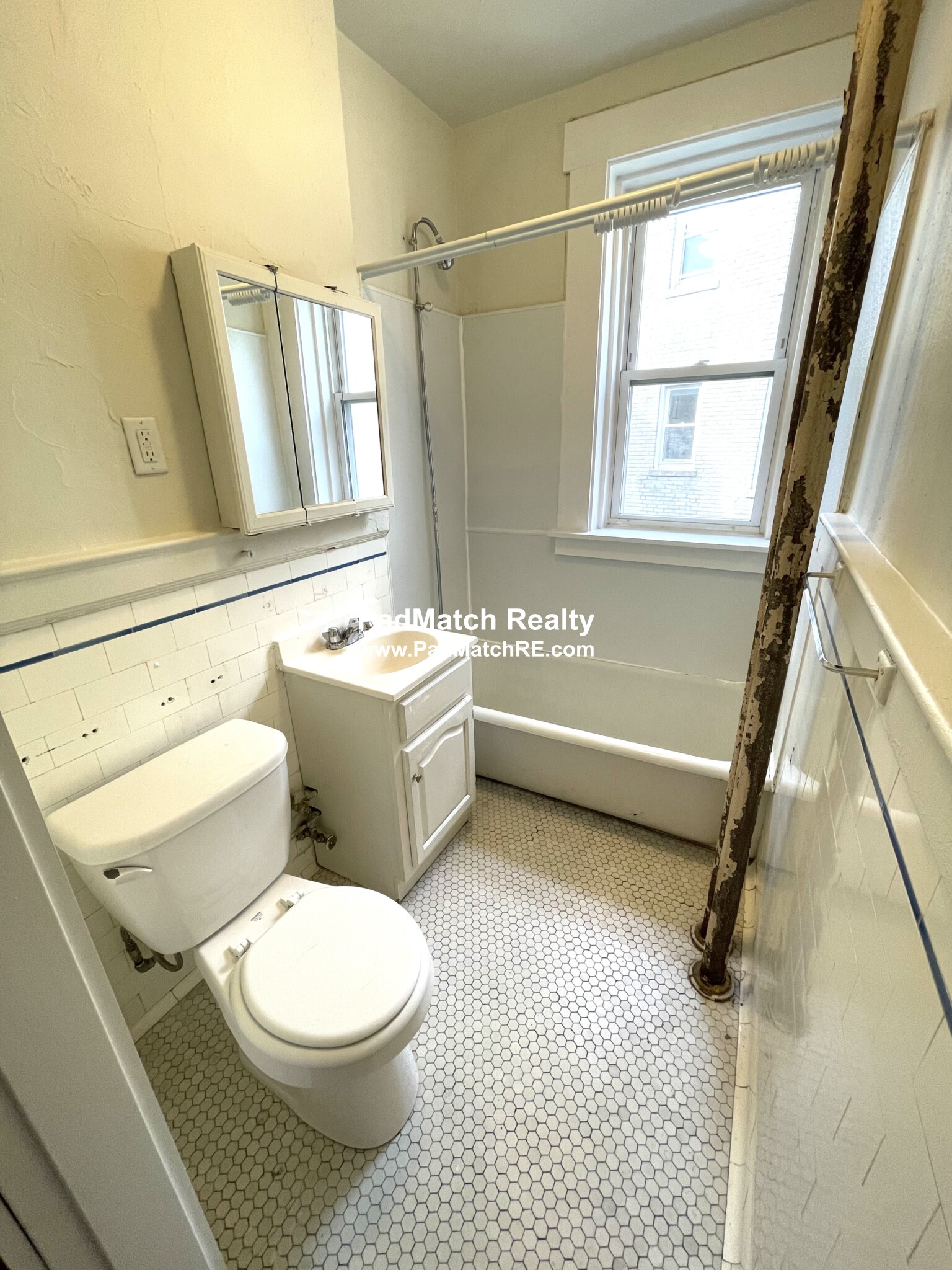 231 Park Dr, Back Bay