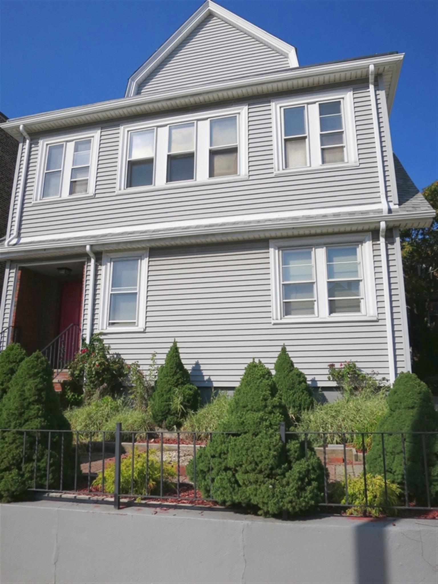 461 Broadway, Magoun Square