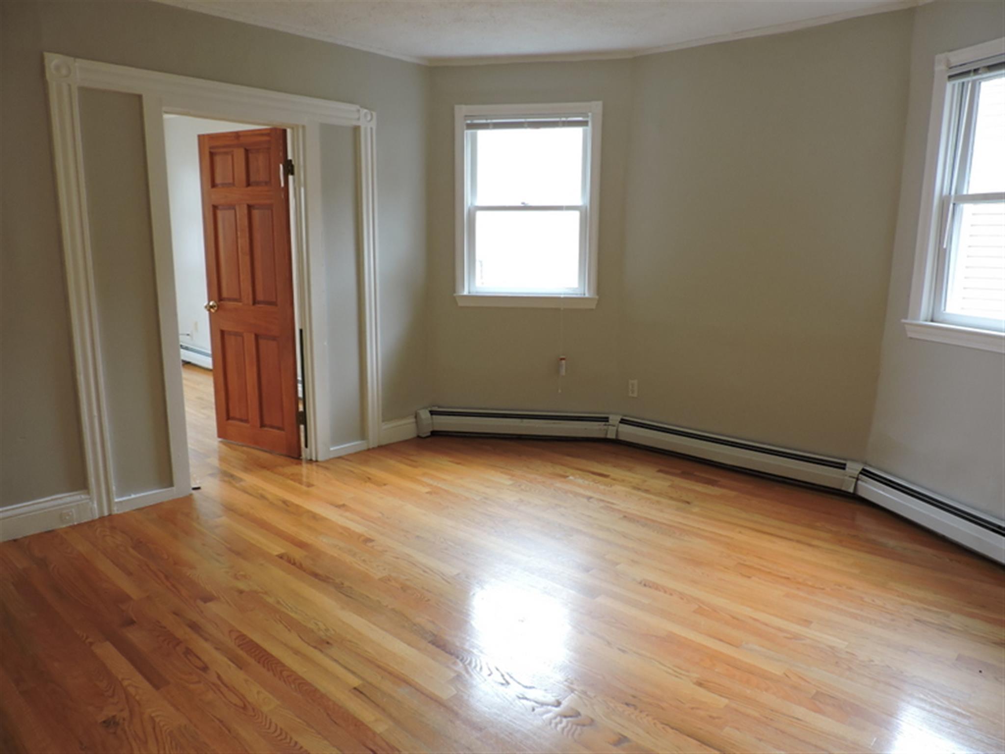 32 Speridakis Ter, Central Square