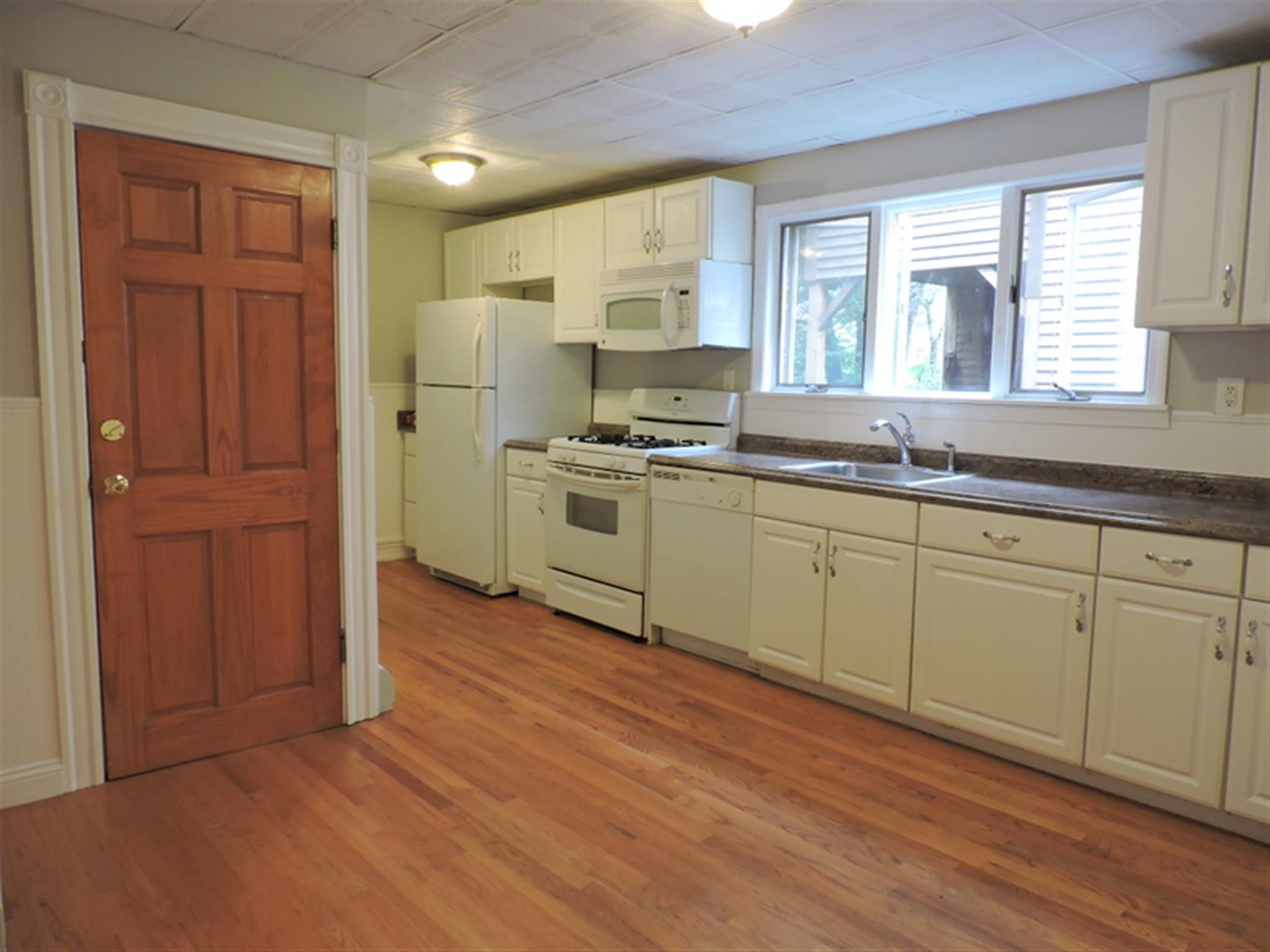 32 Speridakis Ter, Central Square