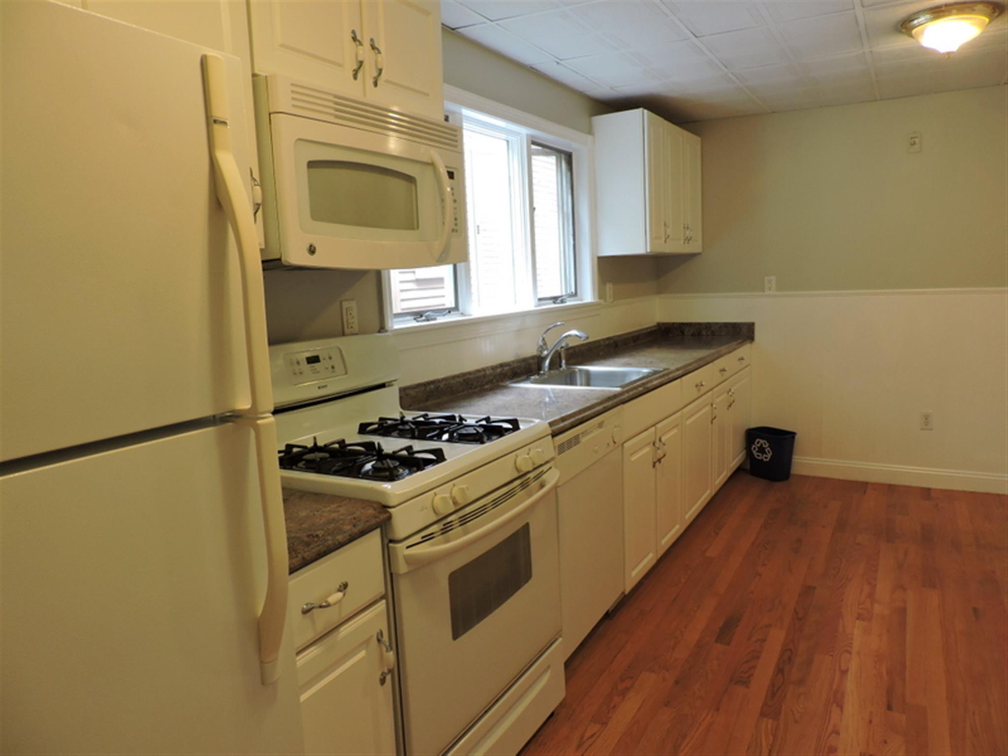 32 Speridakis Ter, Central Square