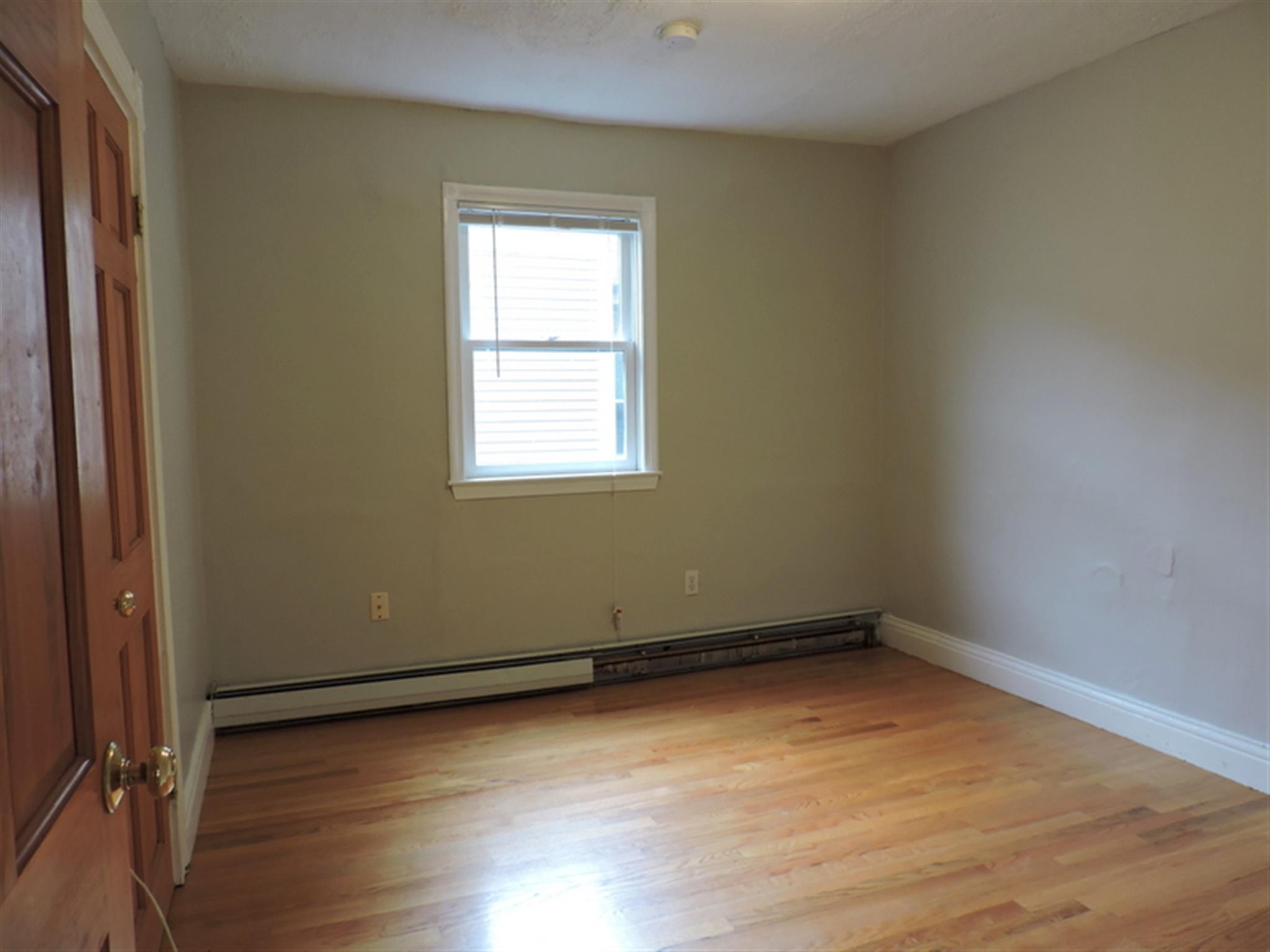 32 Speridakis Ter, Central Square