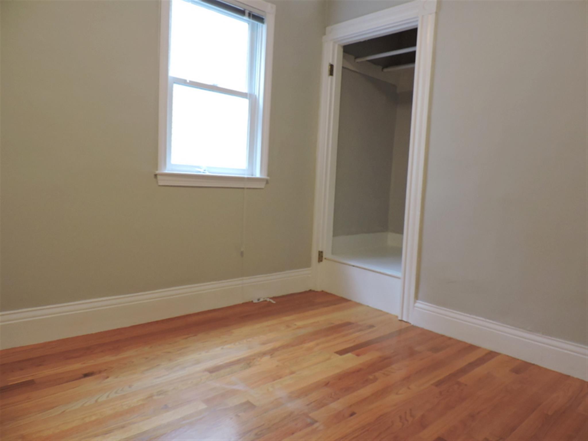 32 Speridakis Ter, Central Square