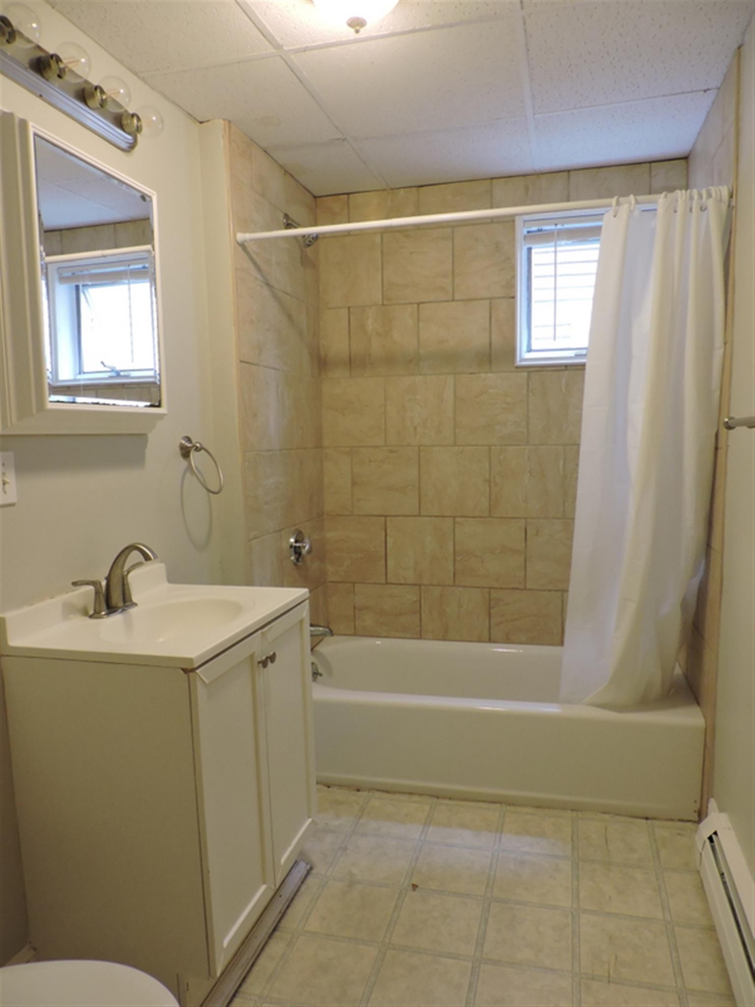 32 Speridakis Ter, Central Square