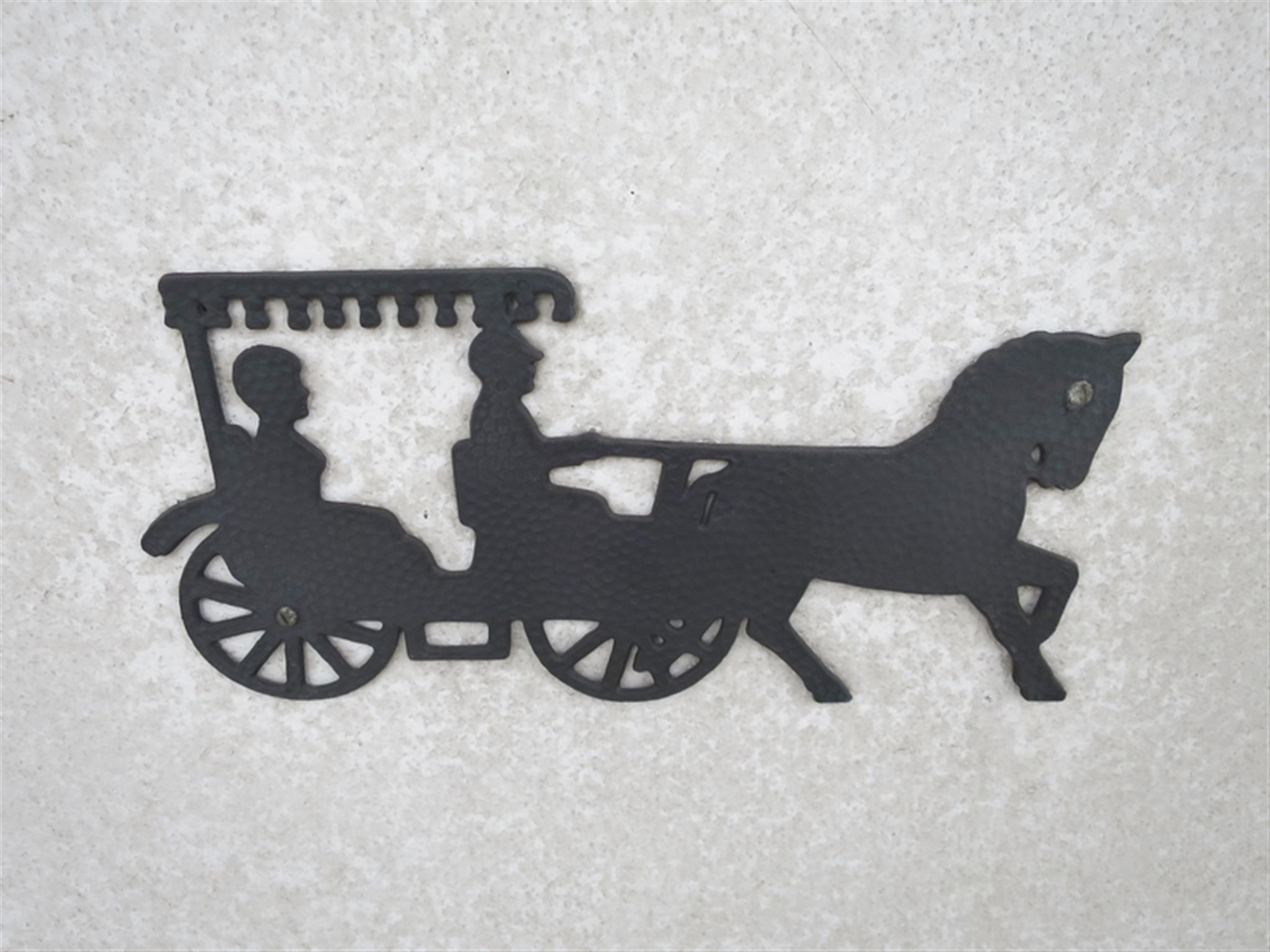 454 Broadway, Magoun Square