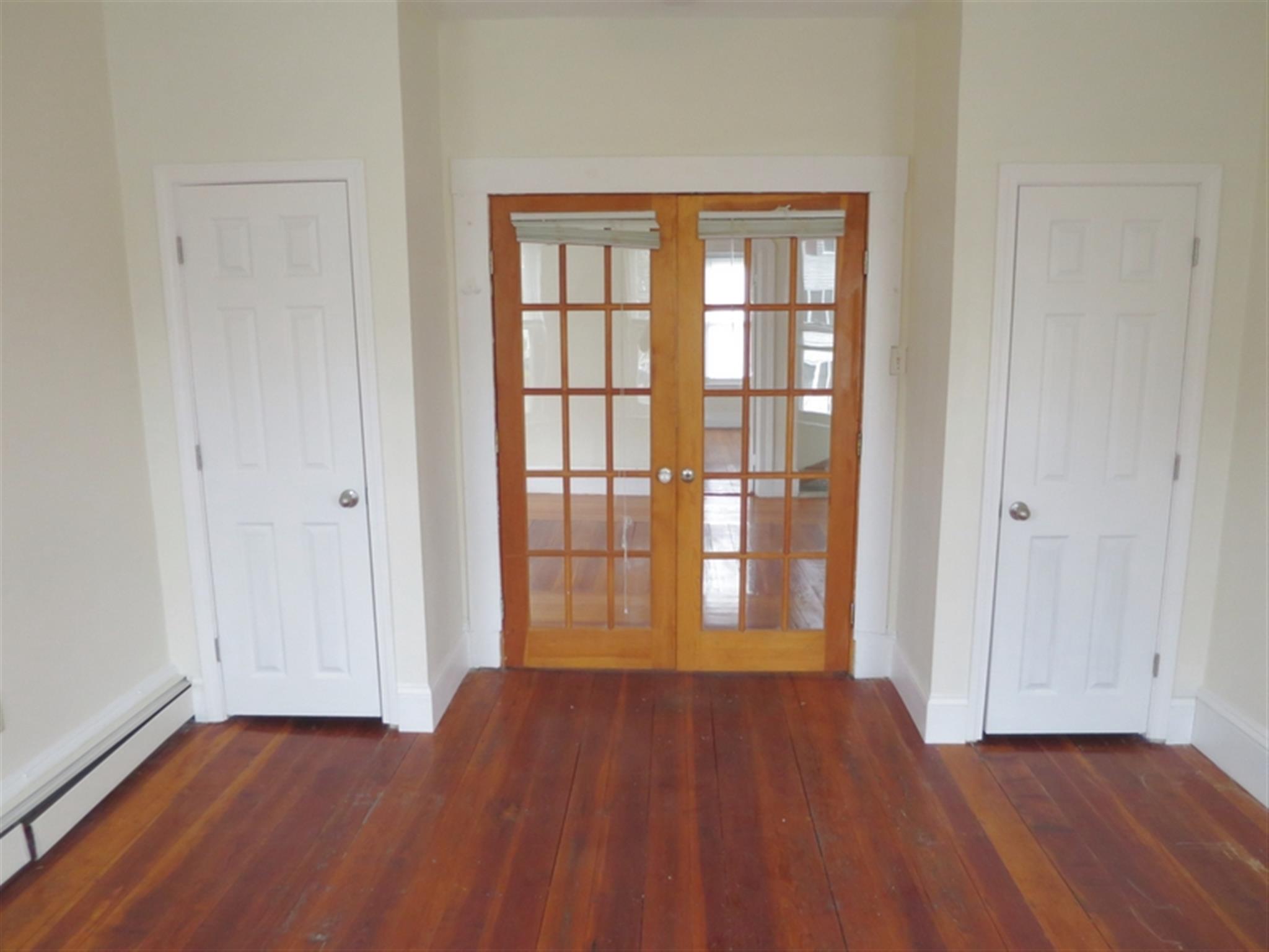 454 Broadway, Magoun Square