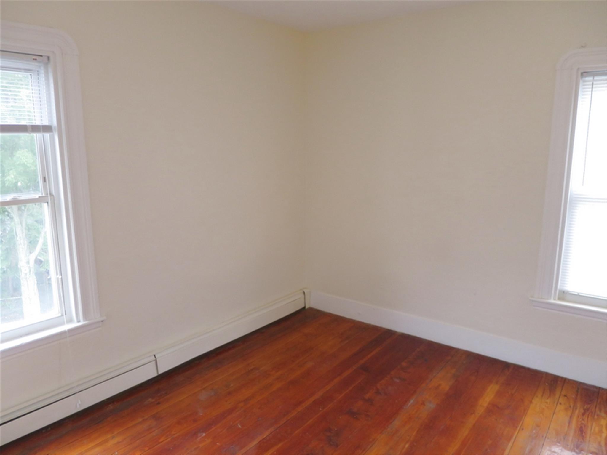 454 Broadway, Magoun Square