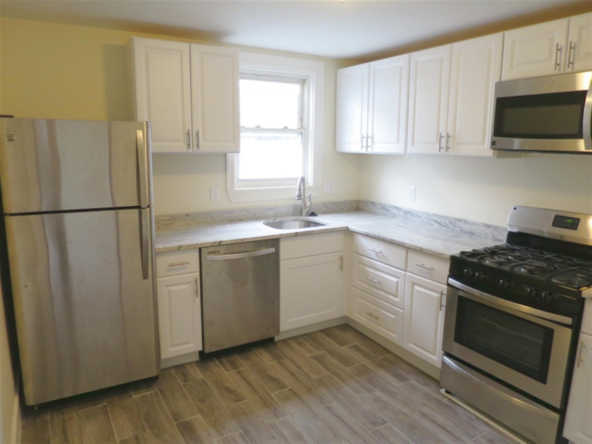 454 Broadway, Magoun Square