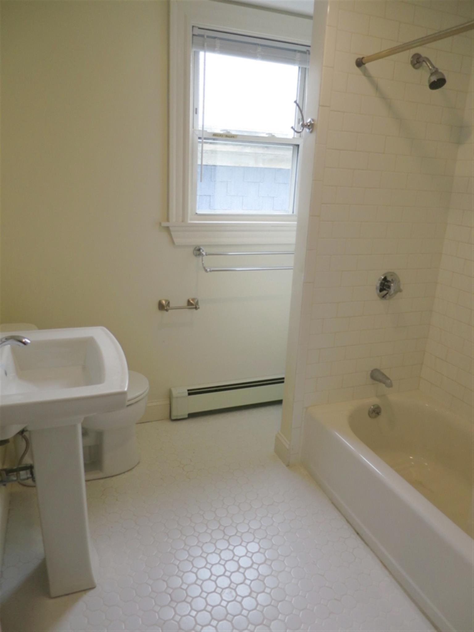 454 Broadway, Magoun Square