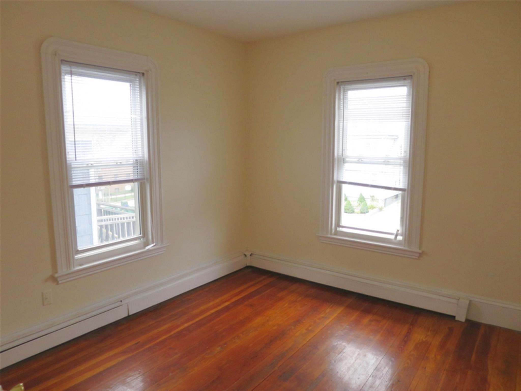 454 Broadway, Magoun Square