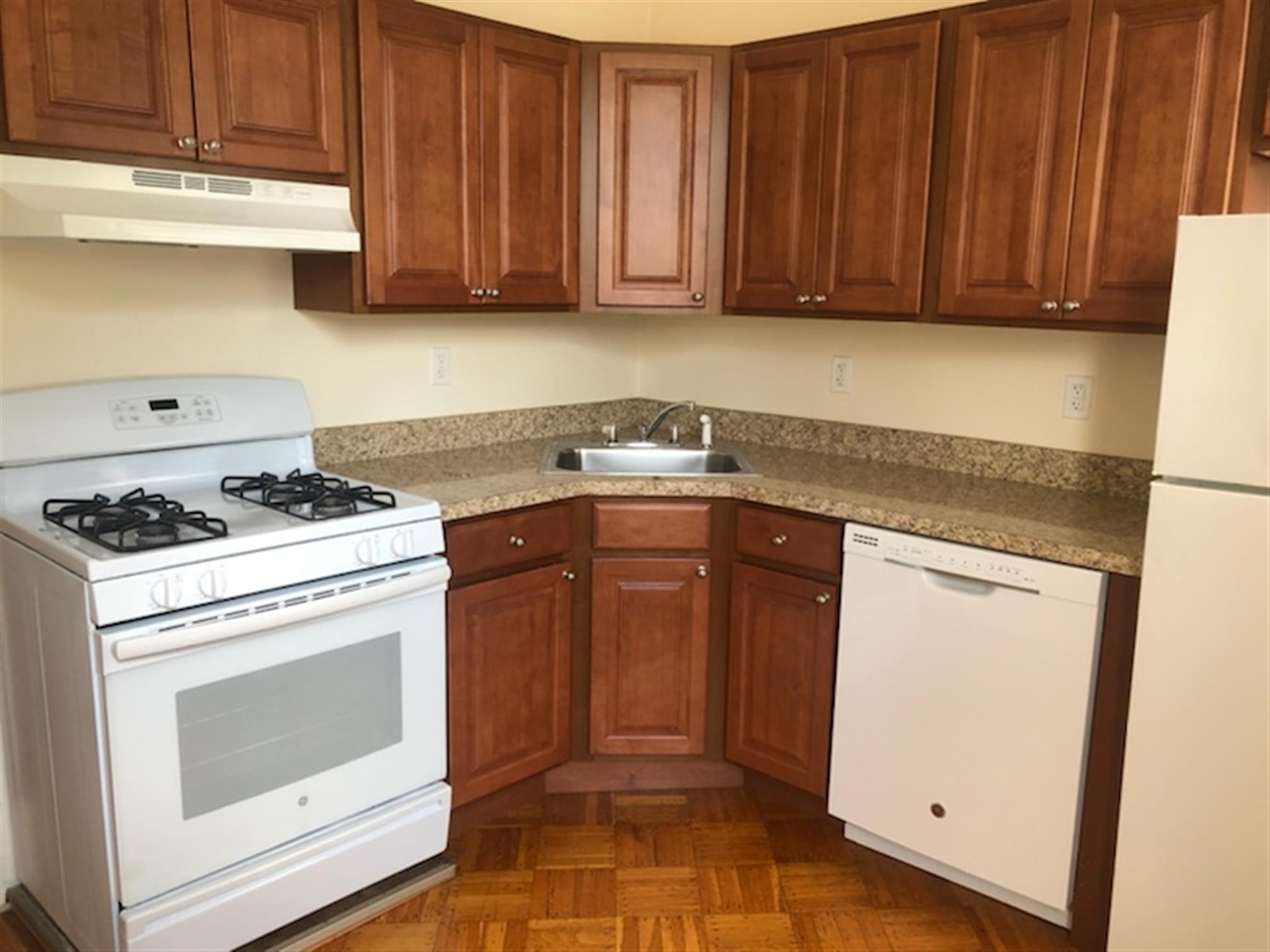 55 Adams St, Magoun Square