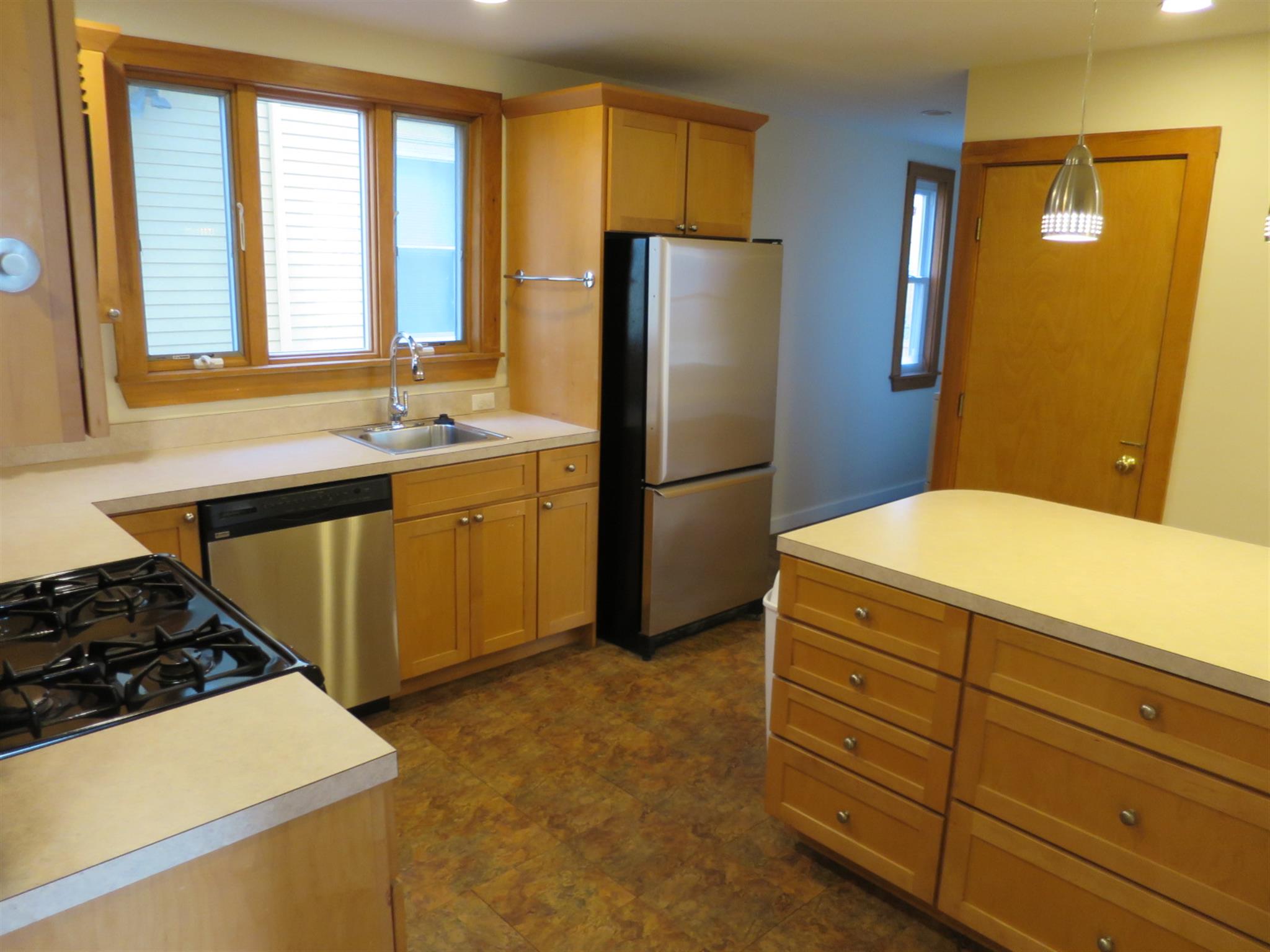 7 Rogers Ave, Davis Square