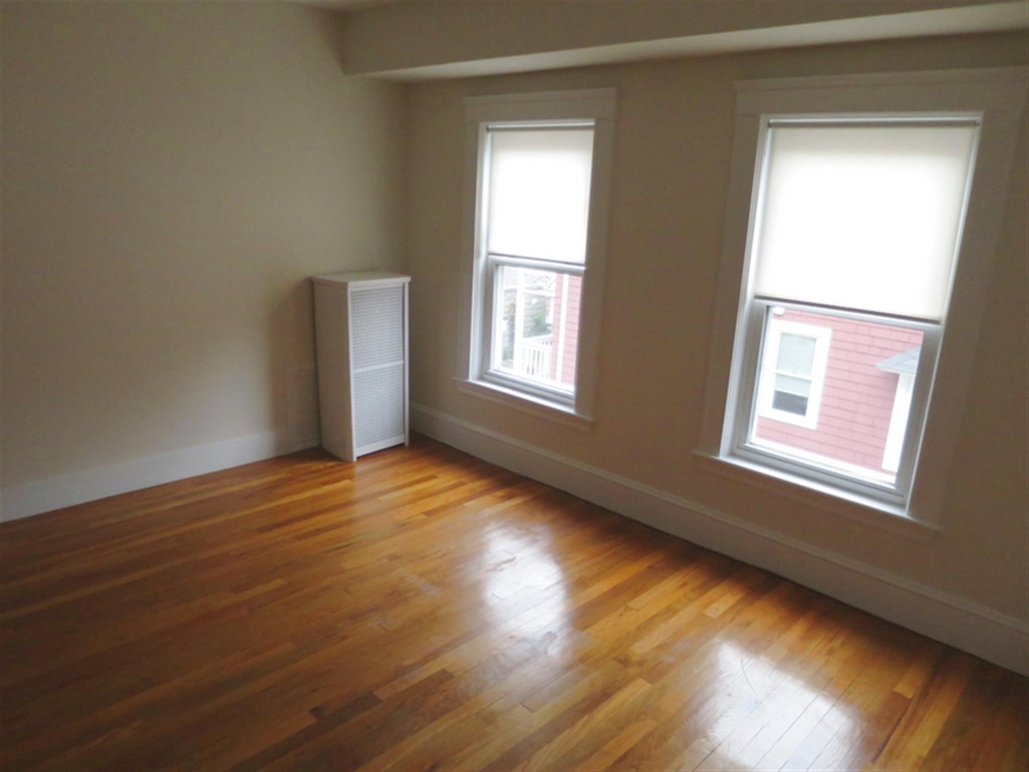 11 Newton Rd, Arlington