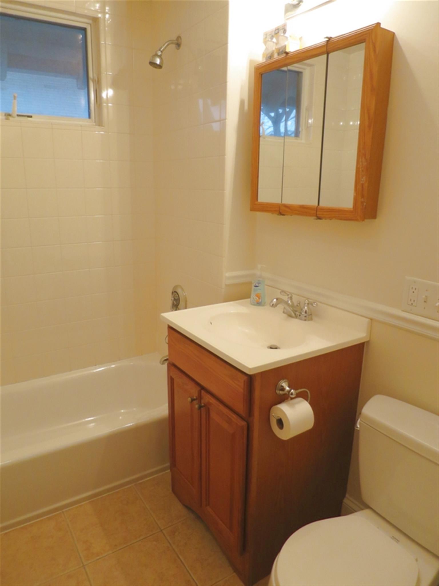 11 Newton Rd, Arlington