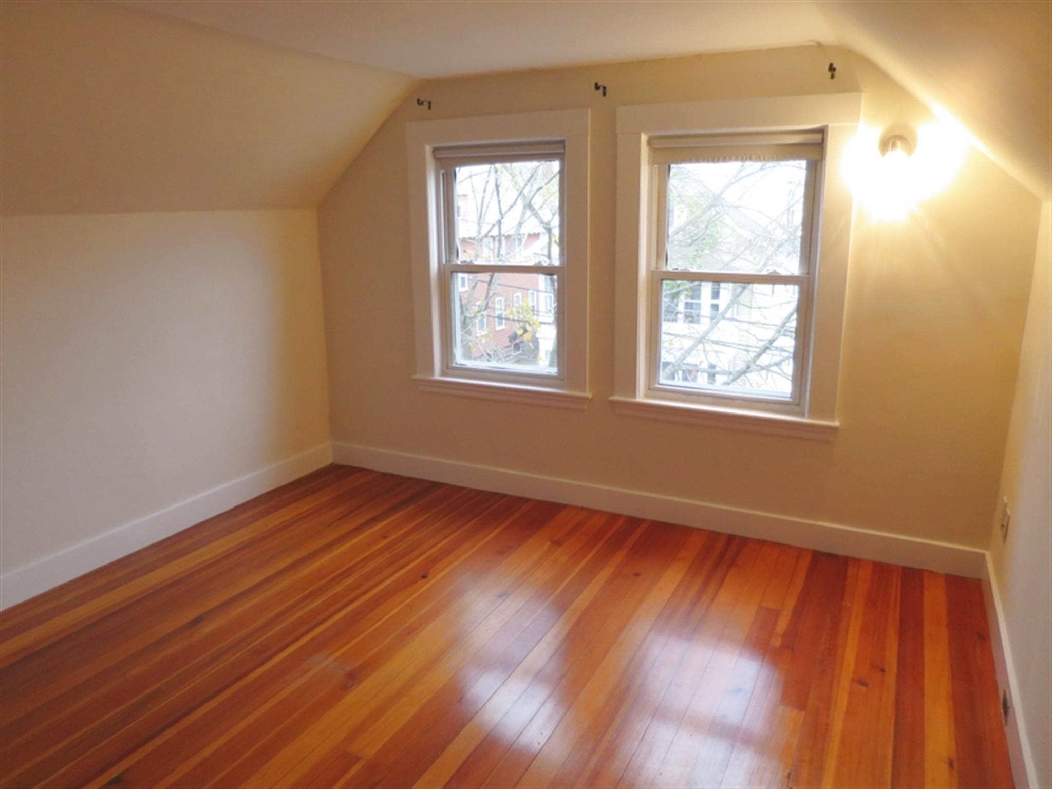 11 Newton Rd, Arlington