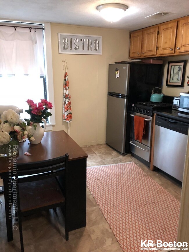 238 Cambridge St, Beacon Hill