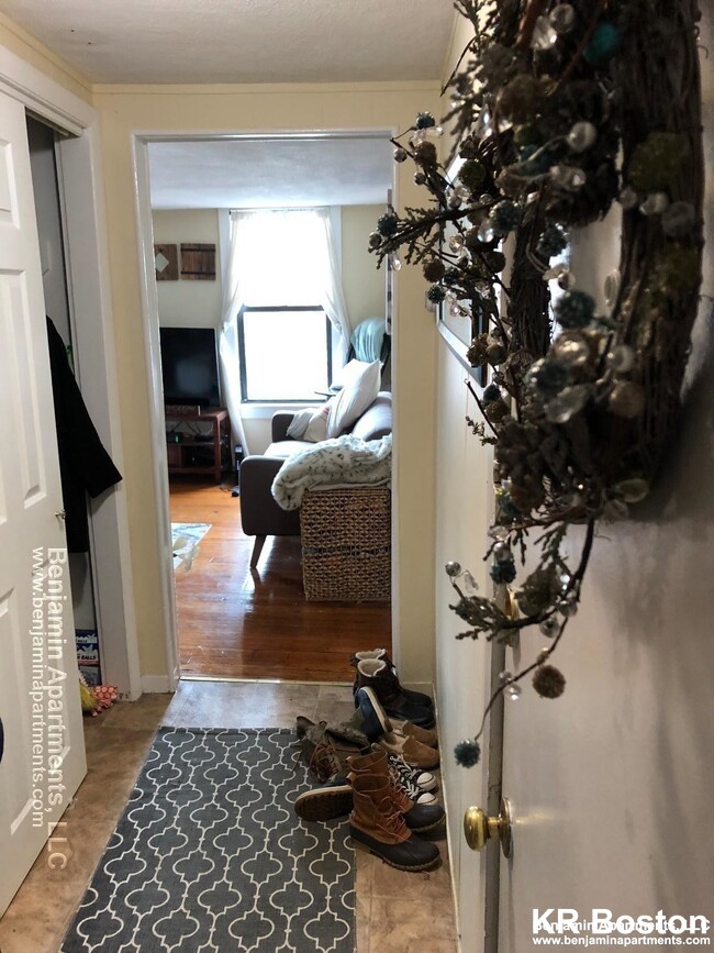 238 Cambridge St, Beacon Hill