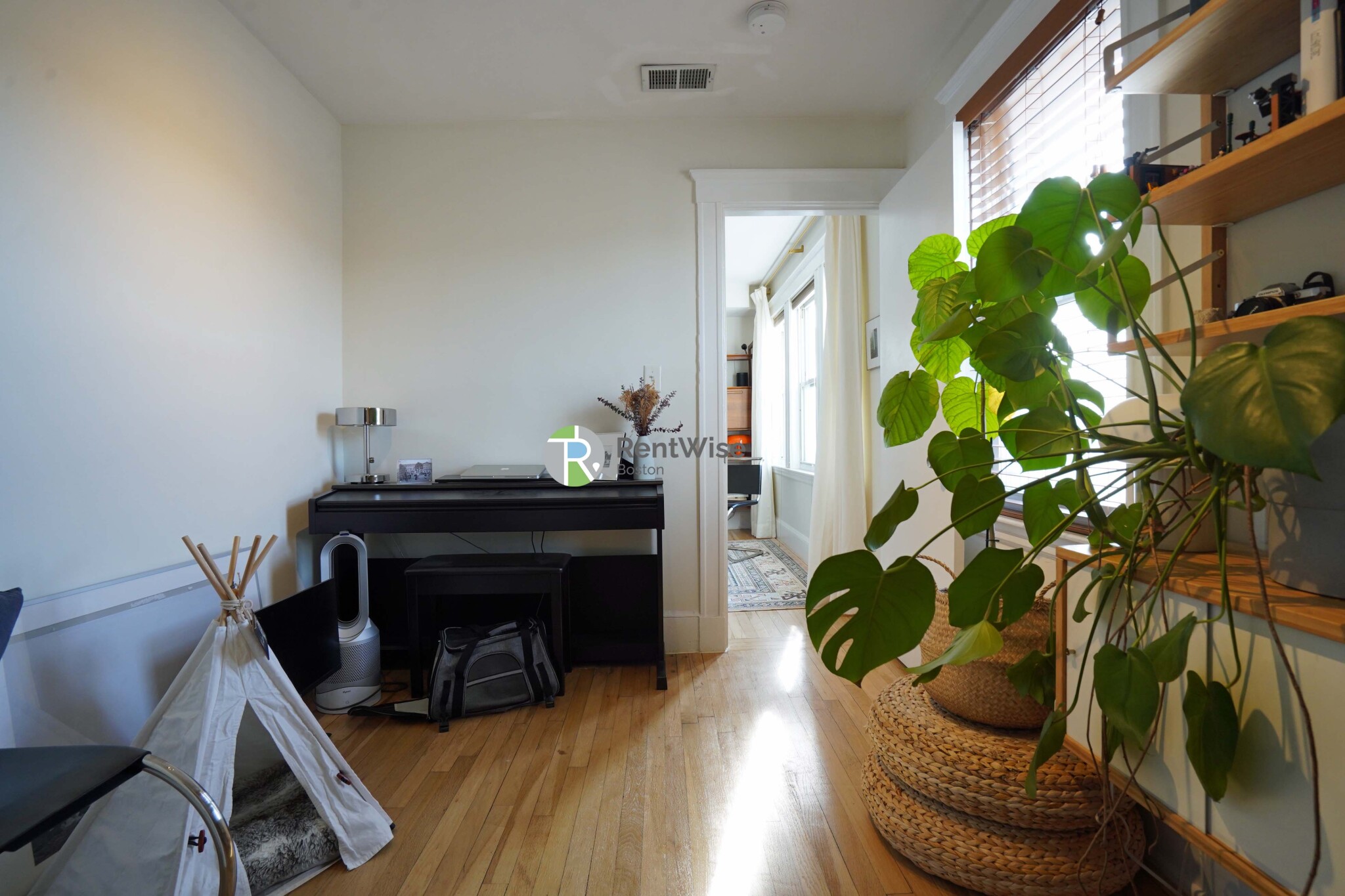 238 Hyde Park Ave, Roslindale