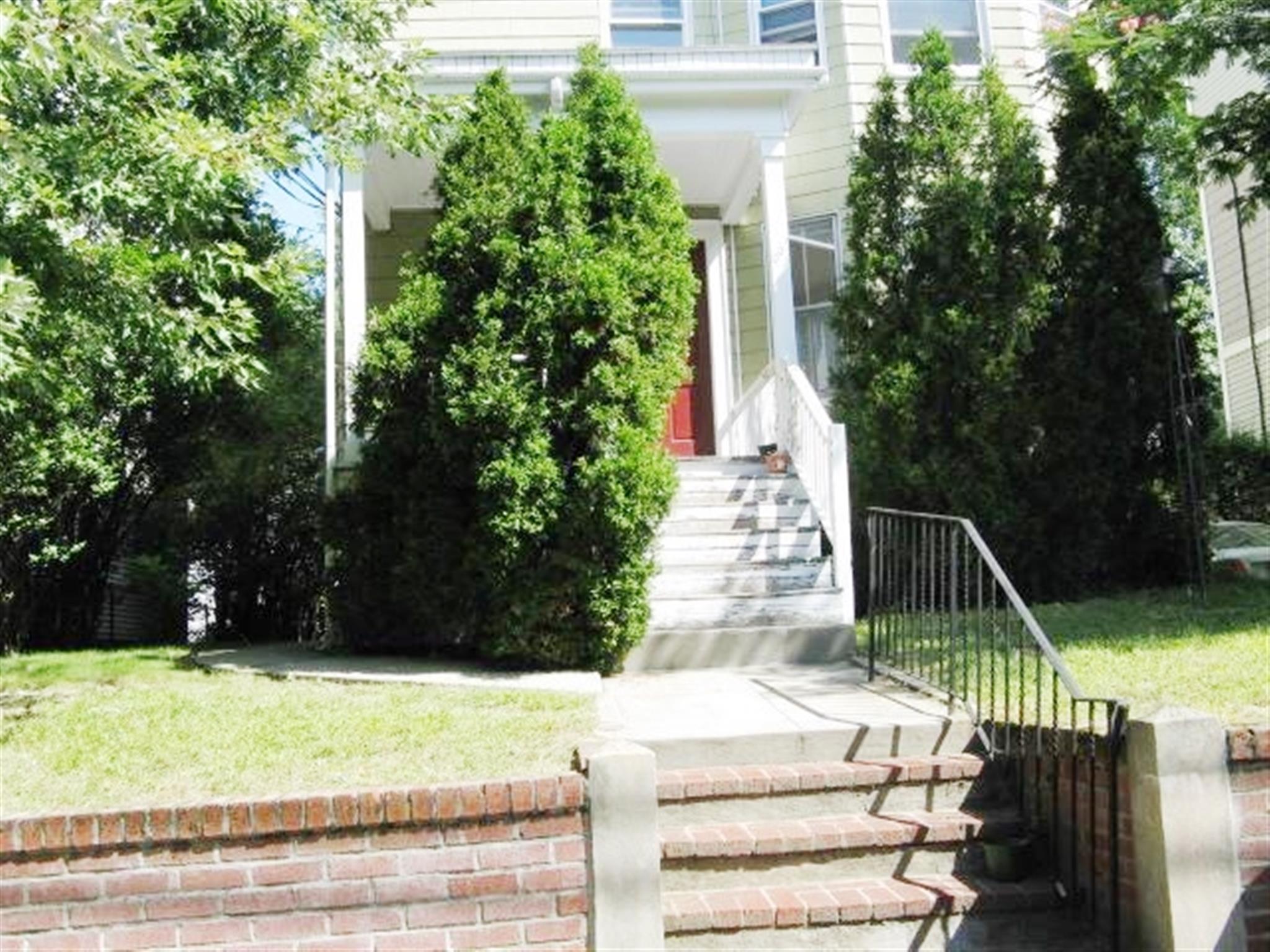 69 Raymond Ave, West Somerville