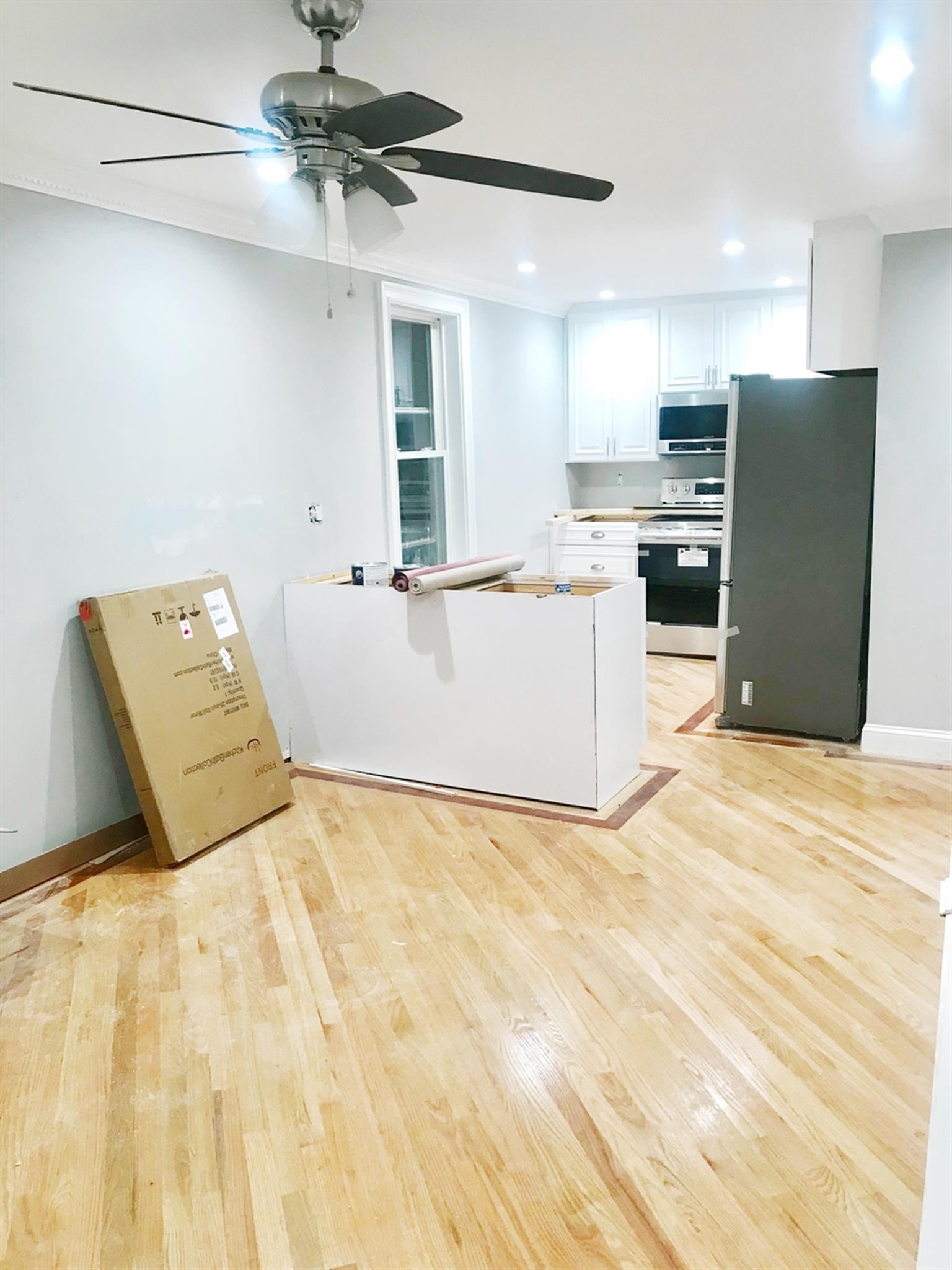 35 School St, Everett