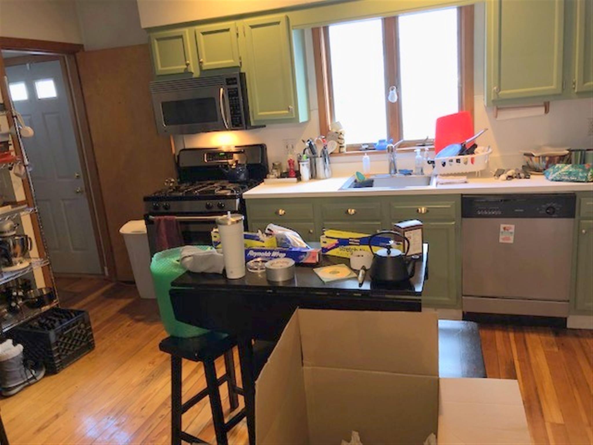 16 Hale Ave, Medford