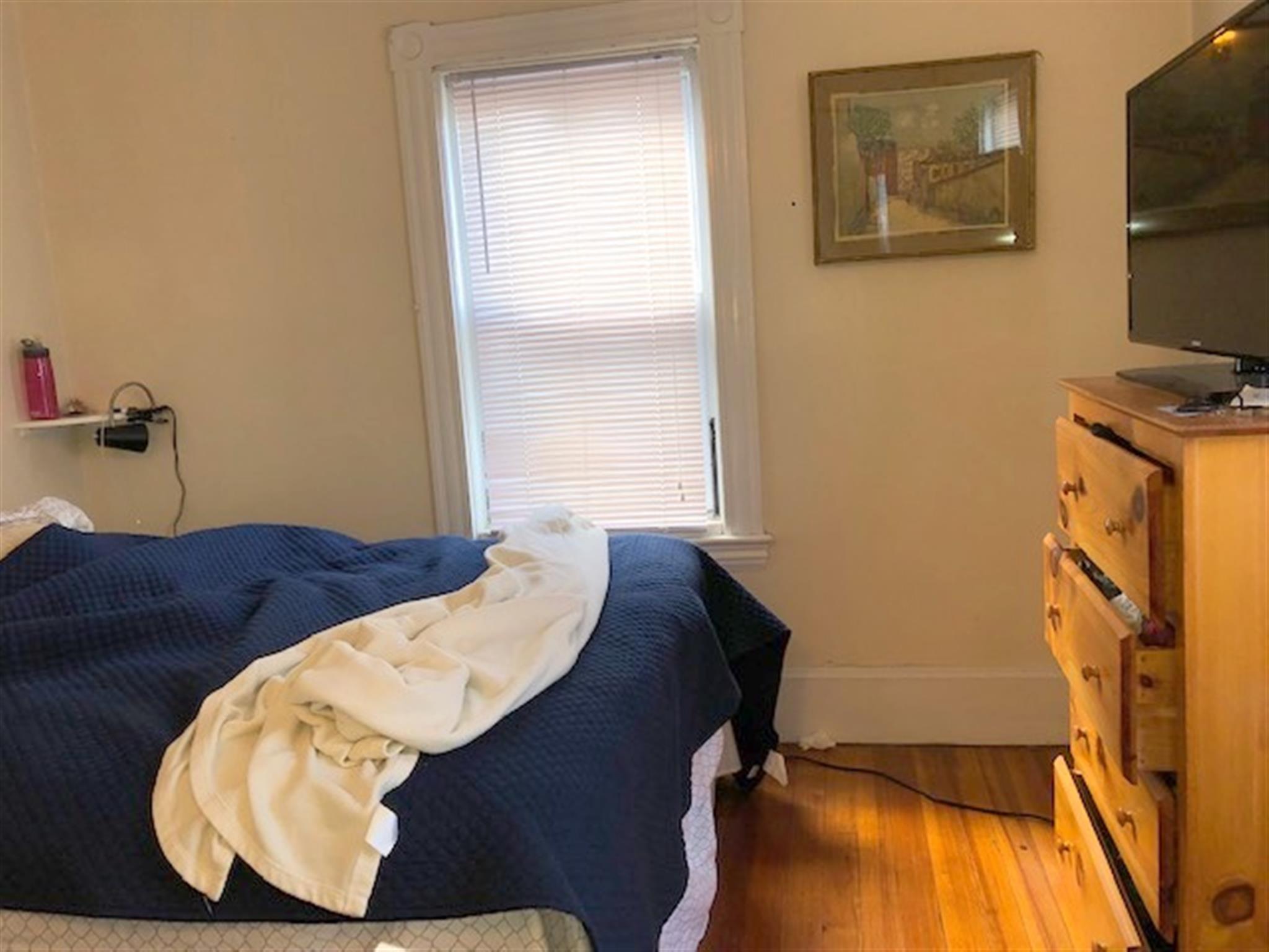 16 Hale Ave, Medford