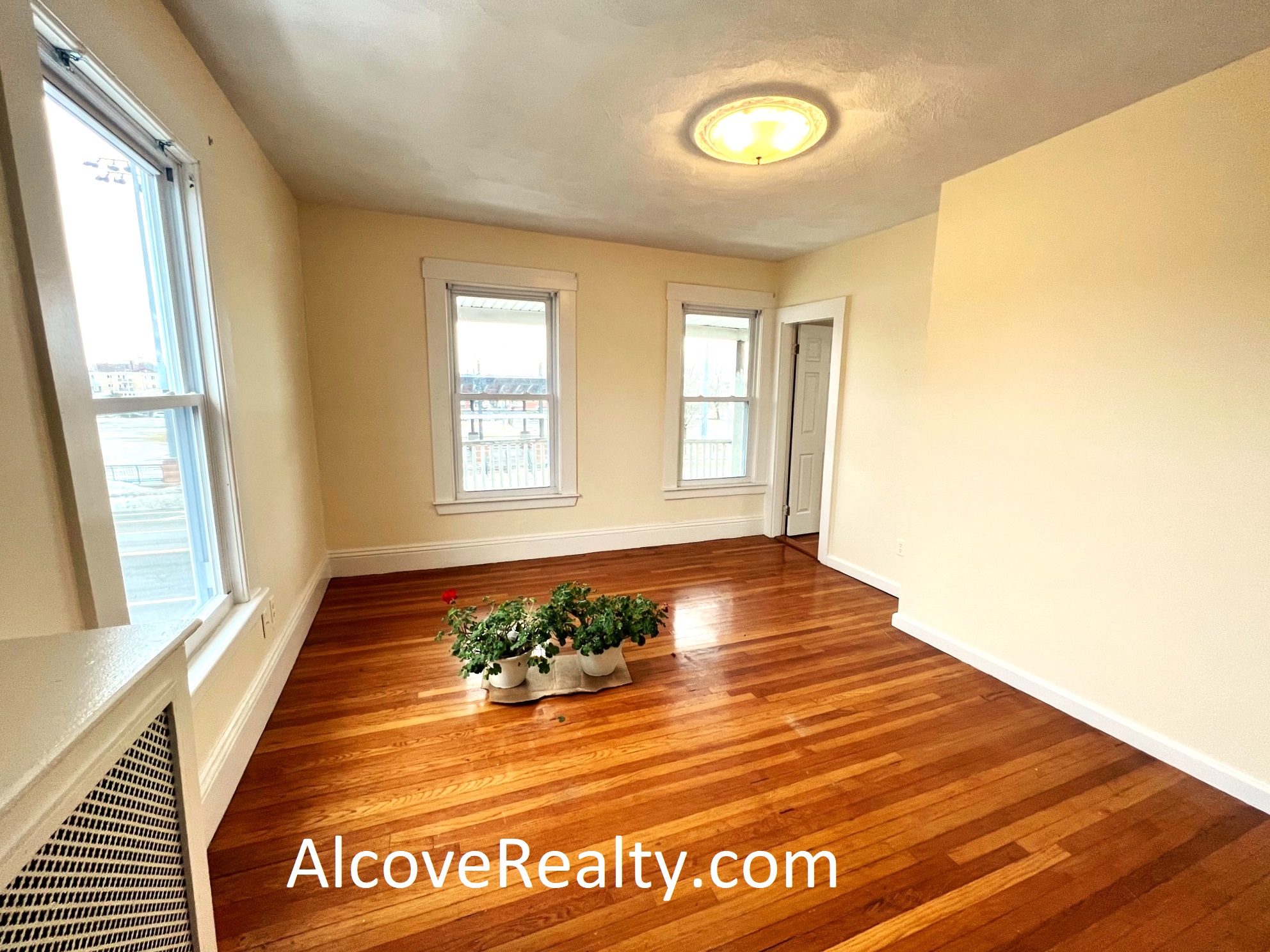 543 Broadway, Magoun Square