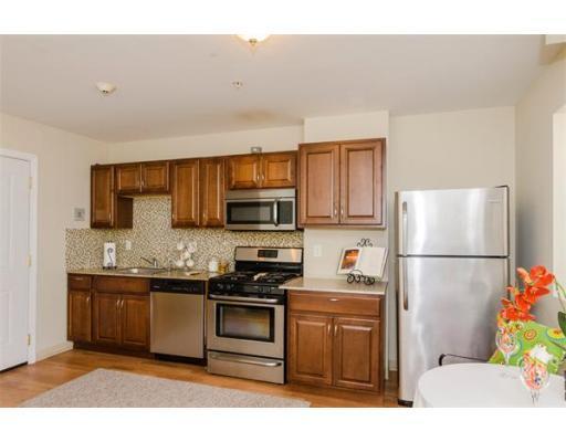 215 Saratoga St, East Boston