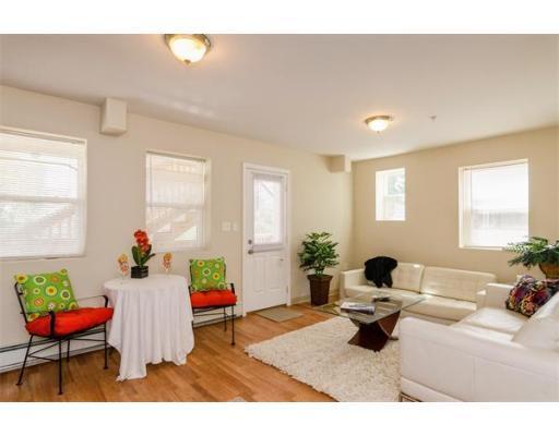 215 Saratoga St, East Boston