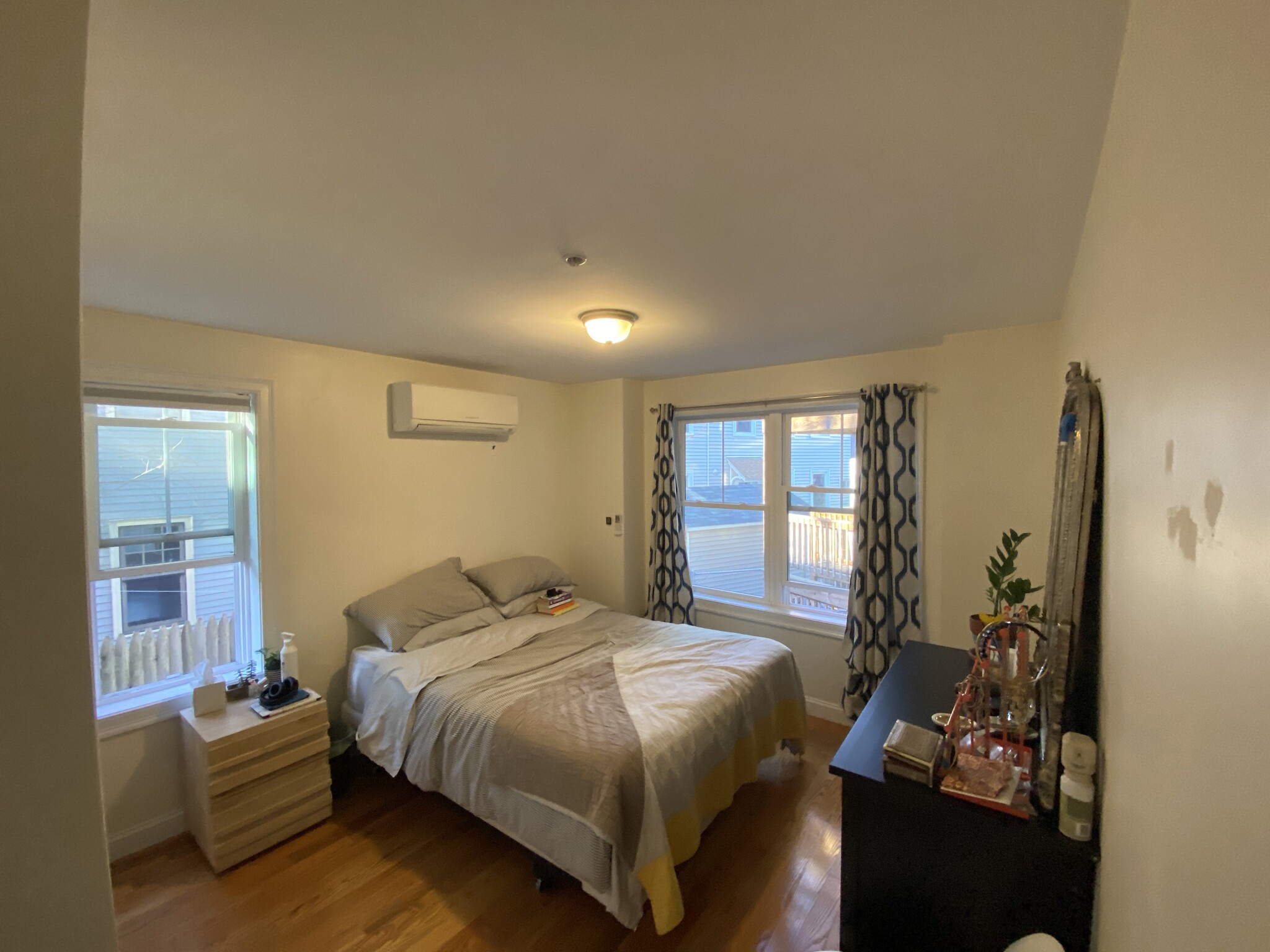 24 Beacon Pl, Ward Two