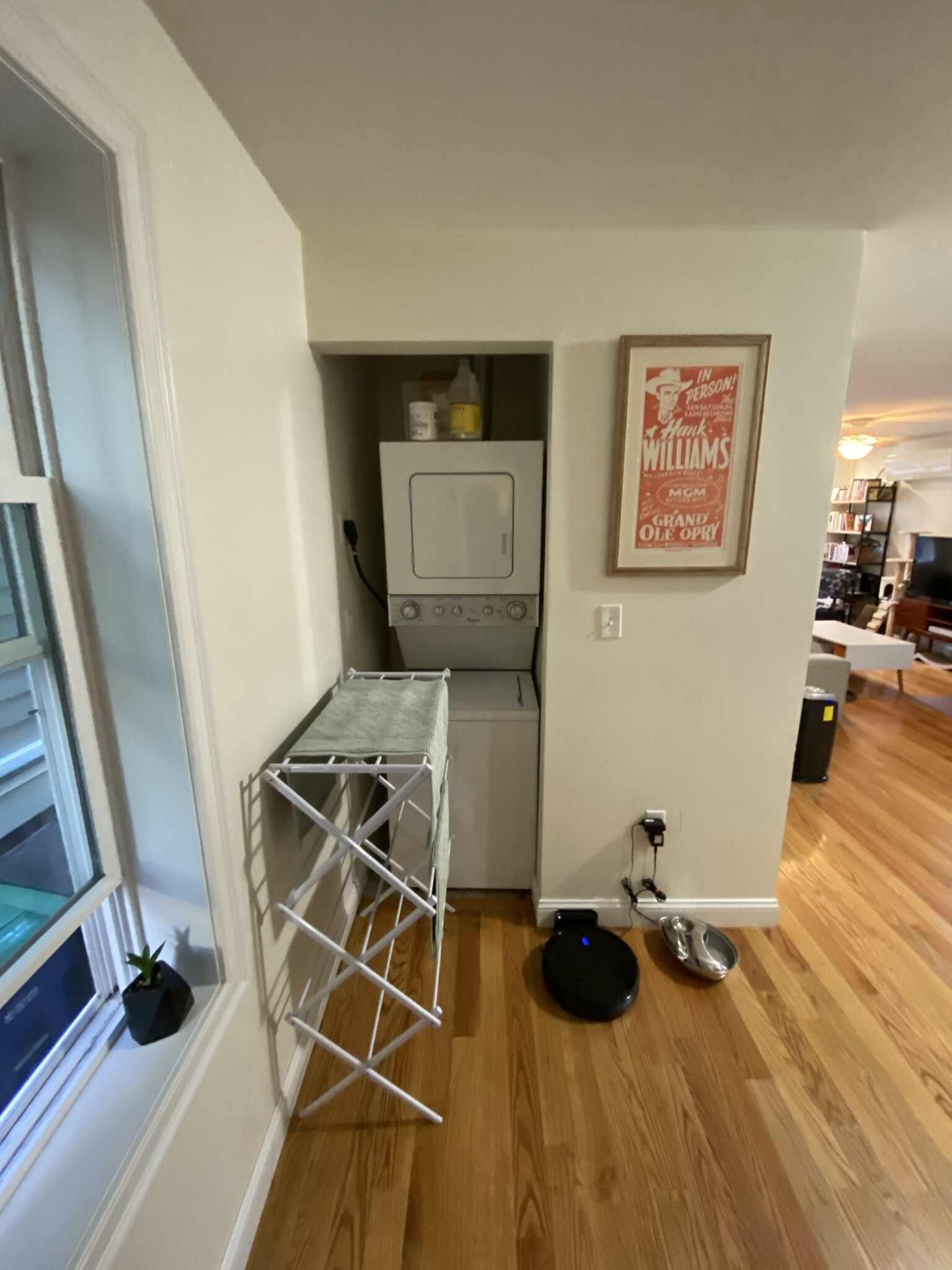 24 Beacon Pl, Ward Two