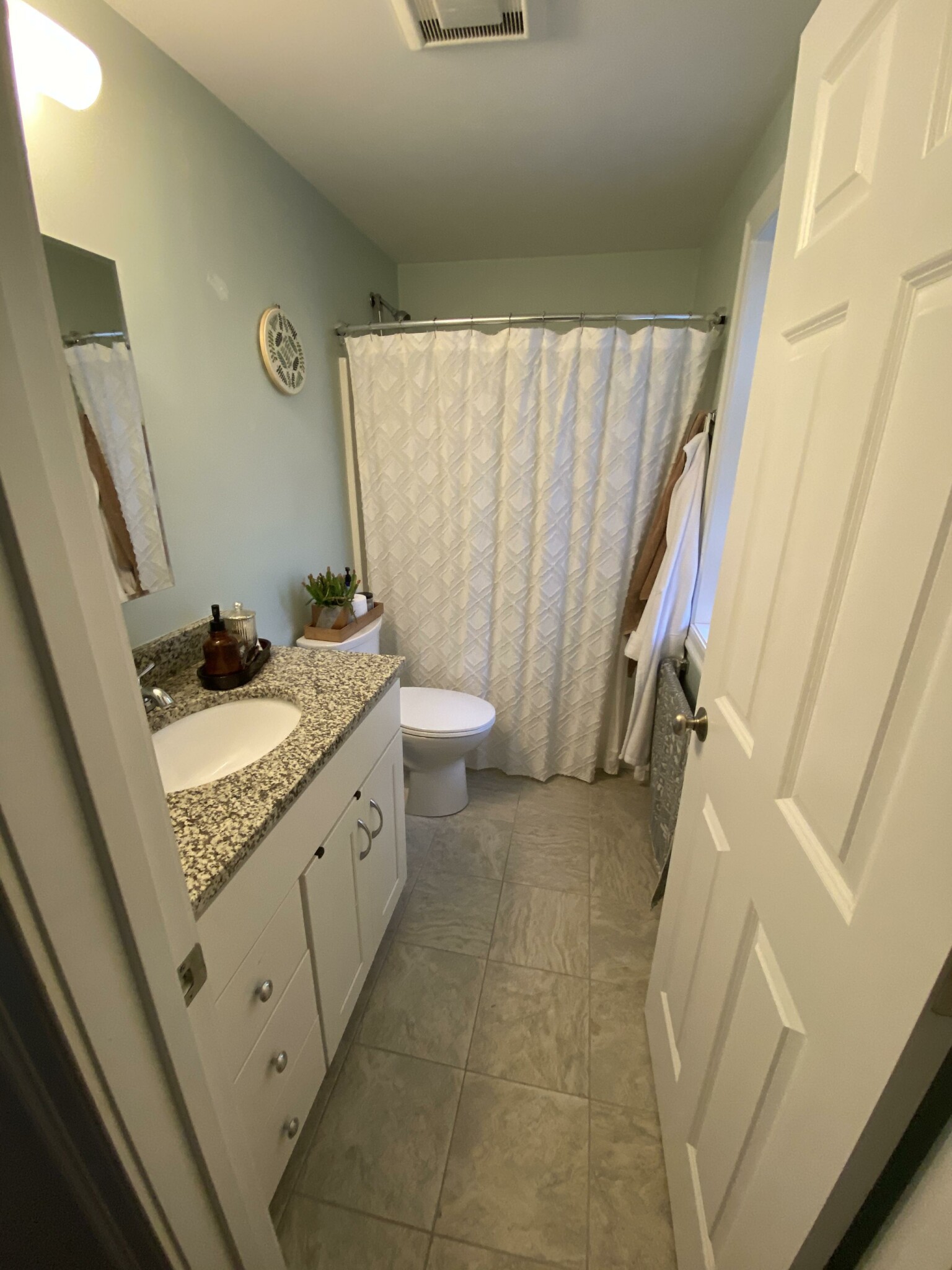 24 Beacon Pl, Ward Two