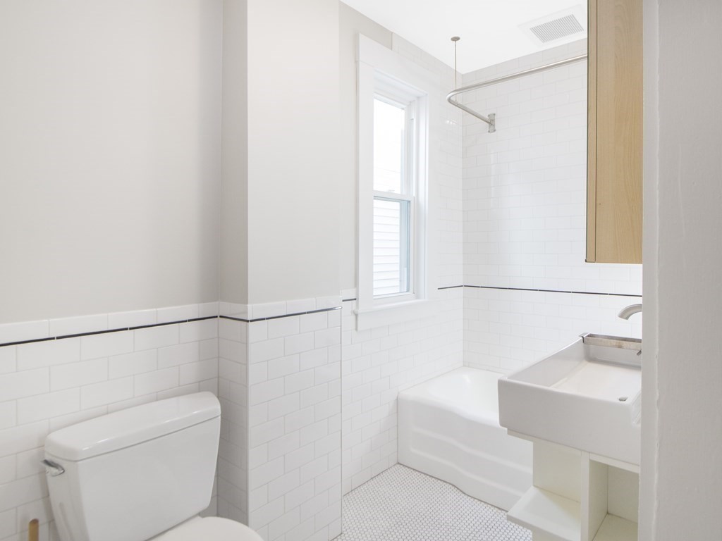 24 Suffolk St, The Port