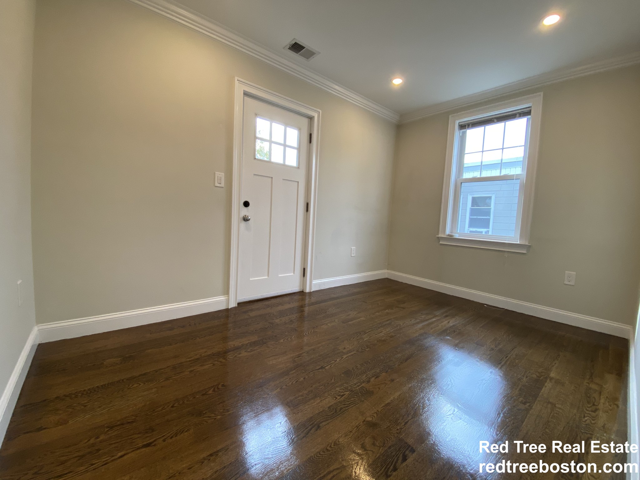 490 Washington St, Brighton