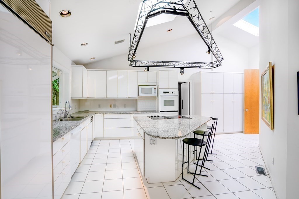 128 Baldpate Hill Rd, Newton