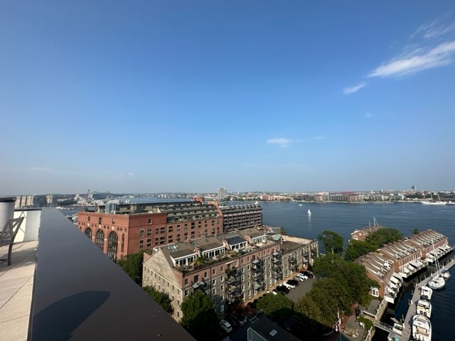 300 Commercial St, North End