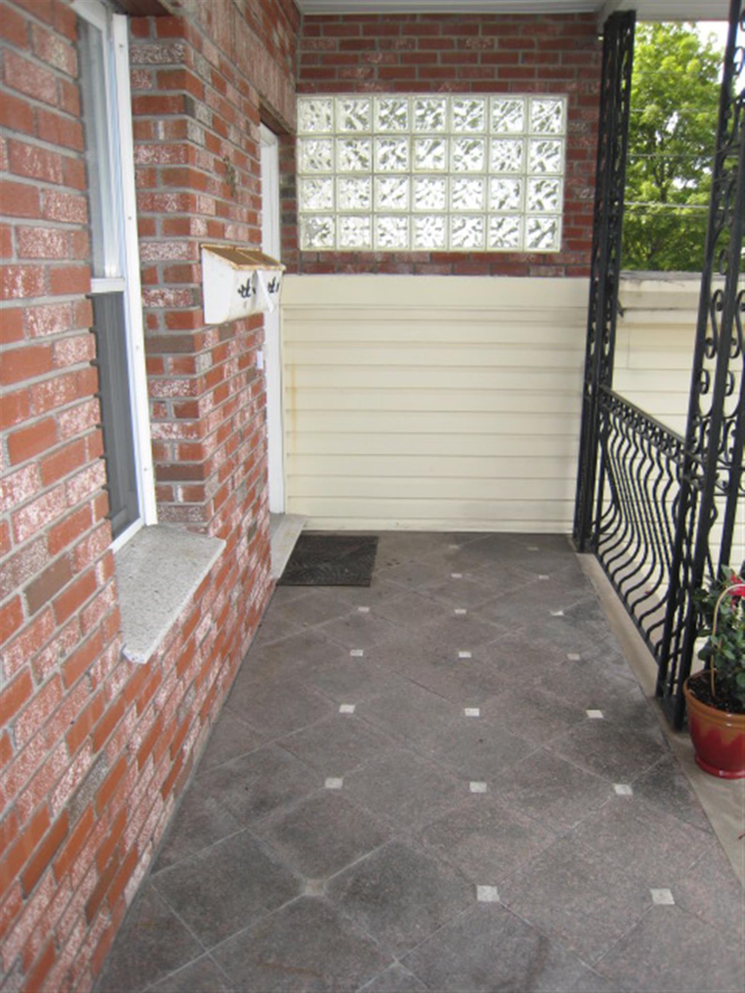 88 Albion St, Magoun Square