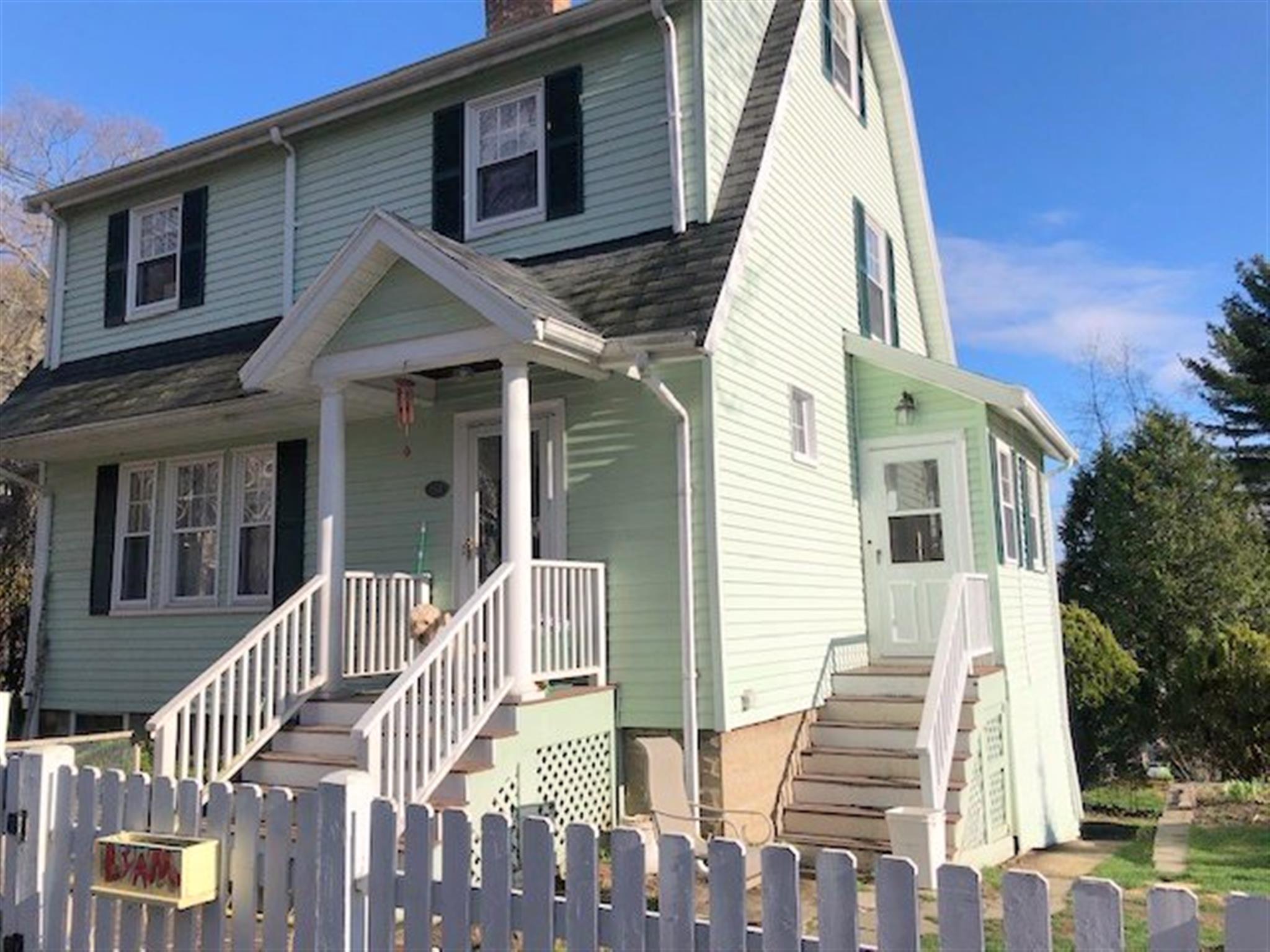 137 Sunset Rd, Arlington