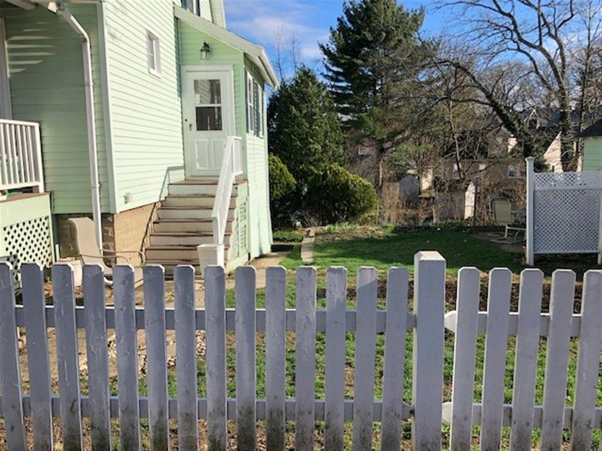 137 Sunset Rd, Arlington