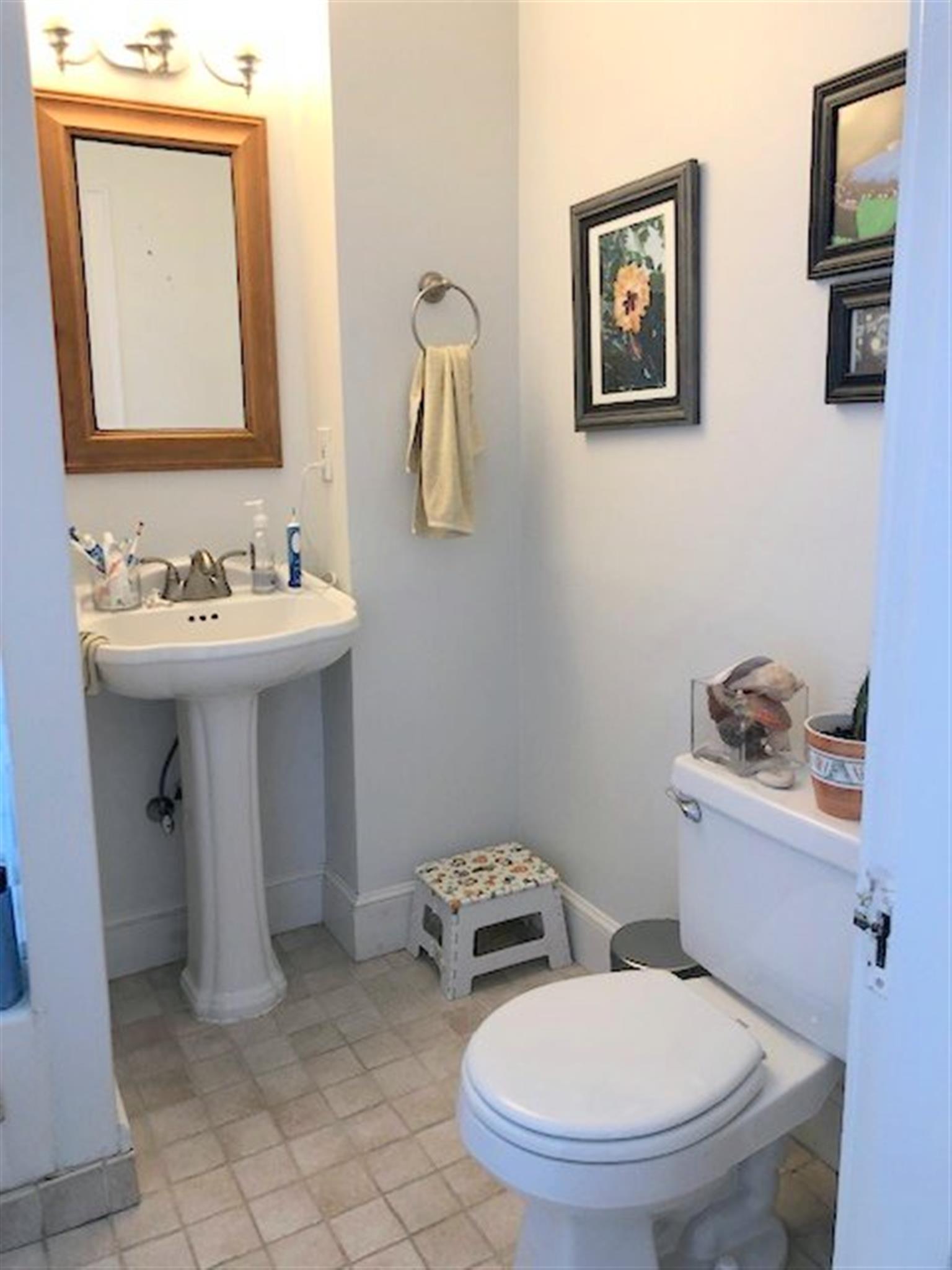 137 Sunset Rd, Arlington