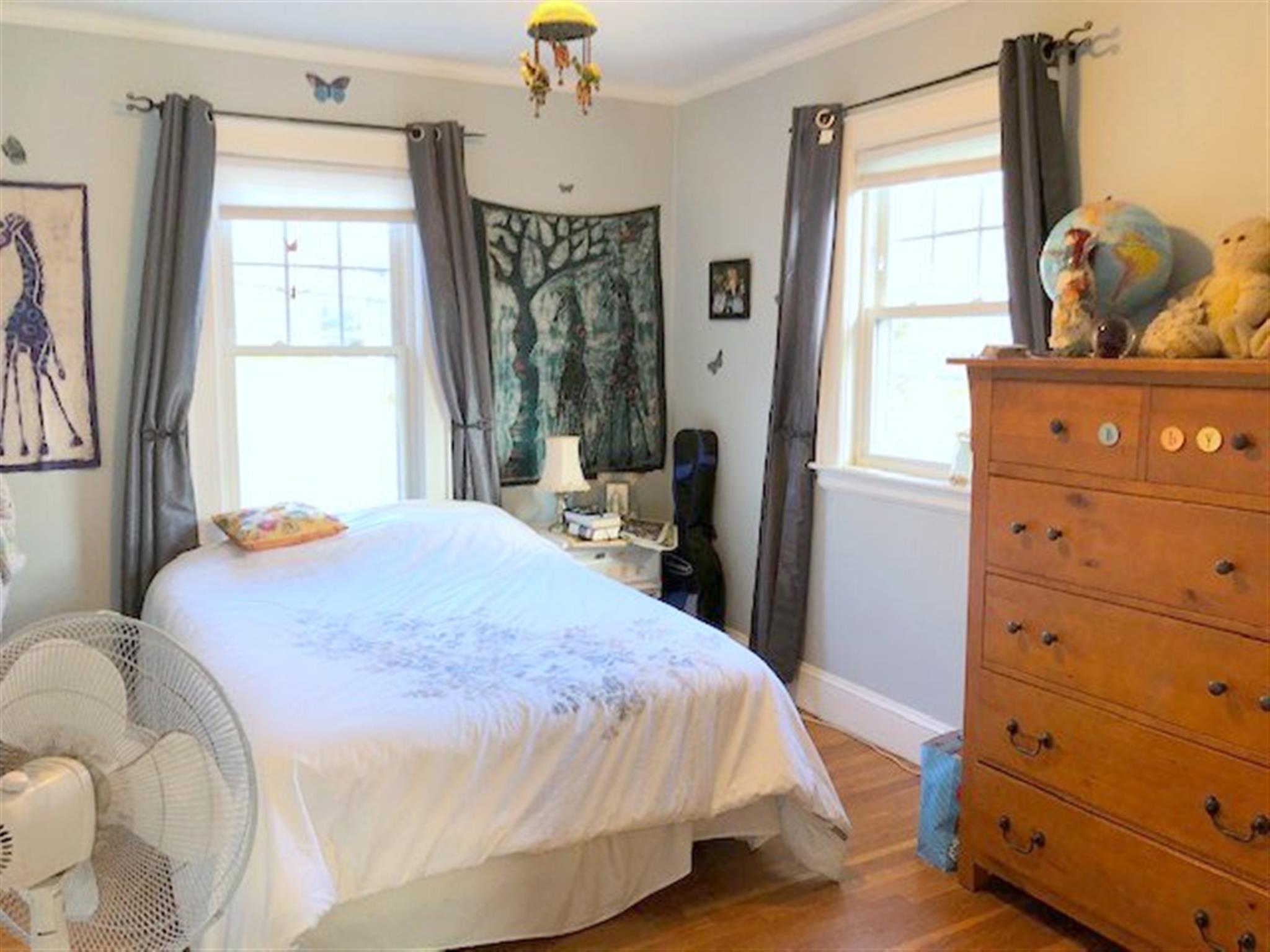 137 Sunset Rd, Arlington