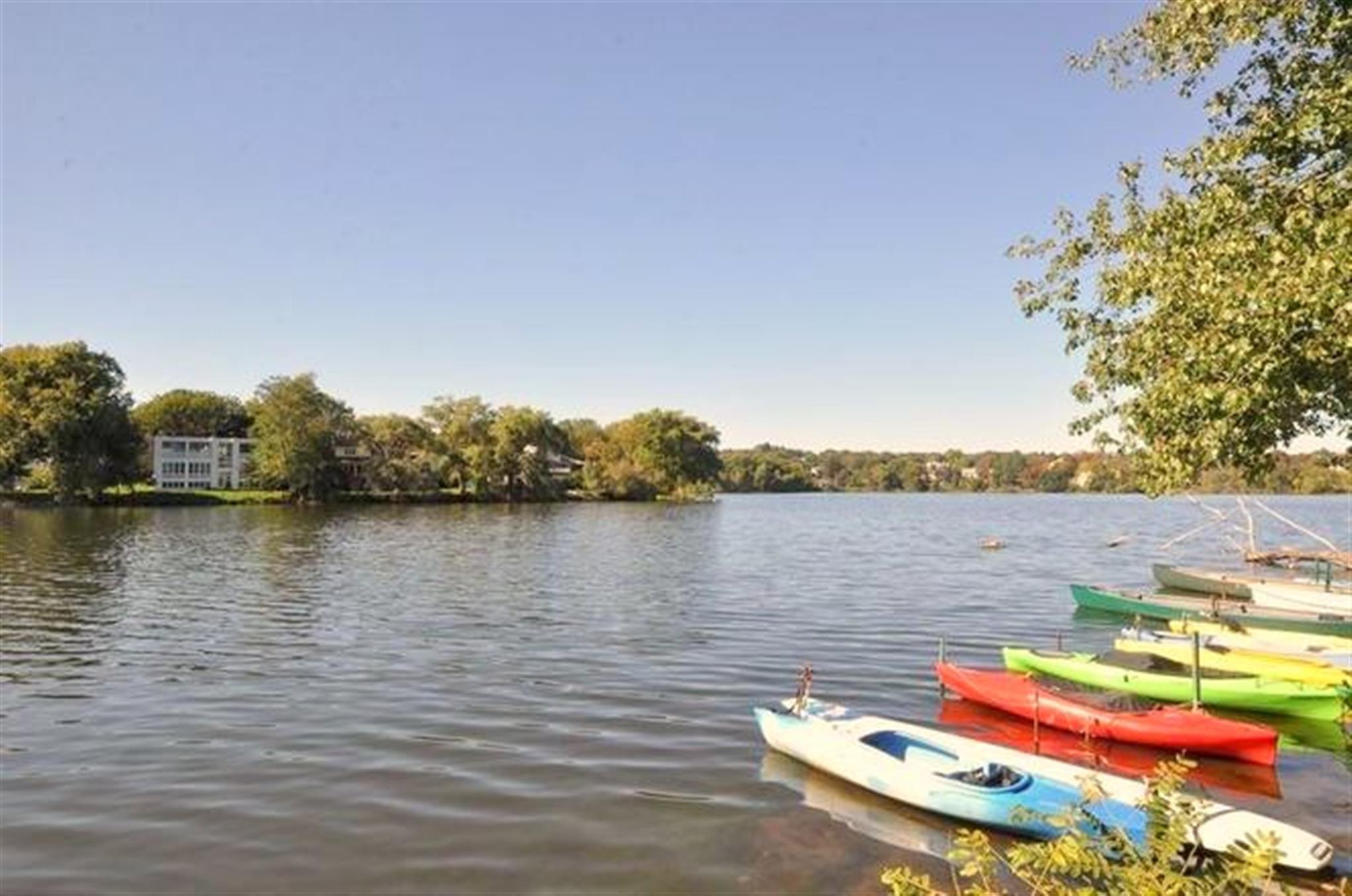 18 Hamilton Rd, Arlington